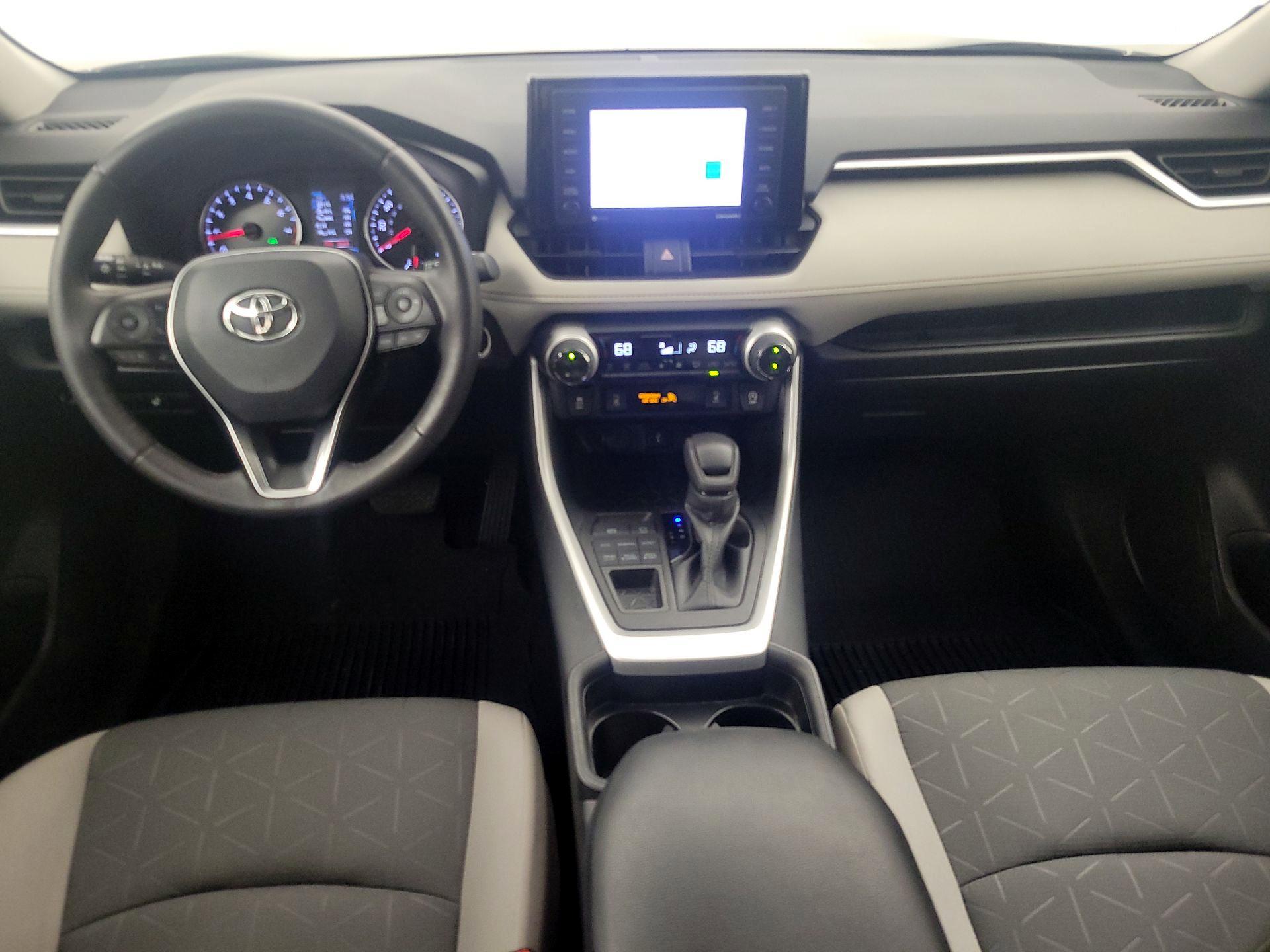 Thumbnail: 2021 Toyota RAV4 - 9