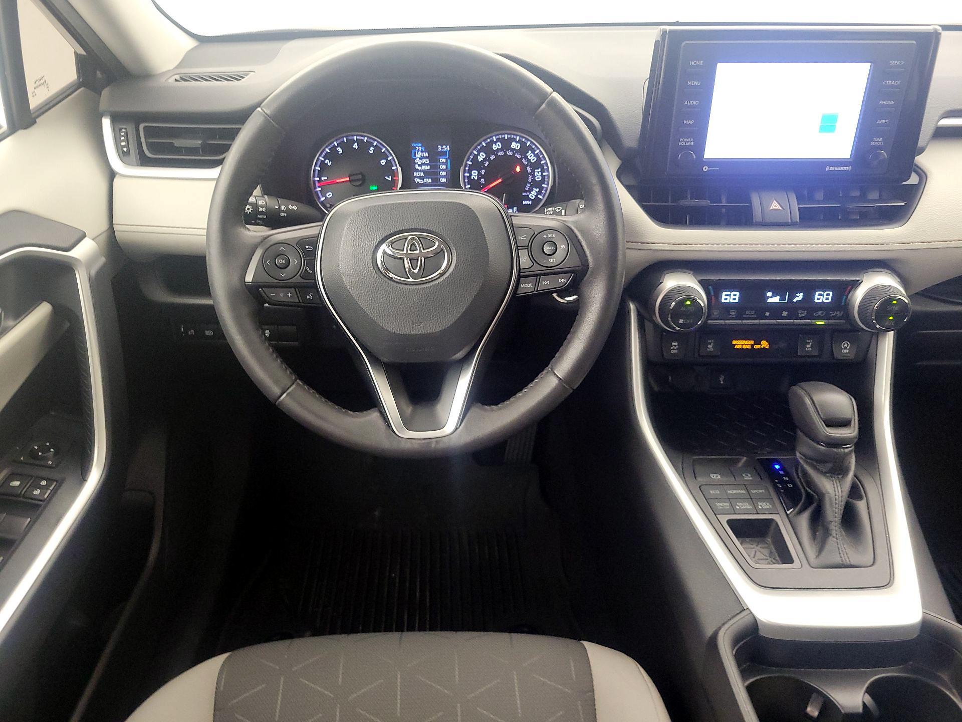 Thumbnail: 2021 Toyota RAV4 - 10