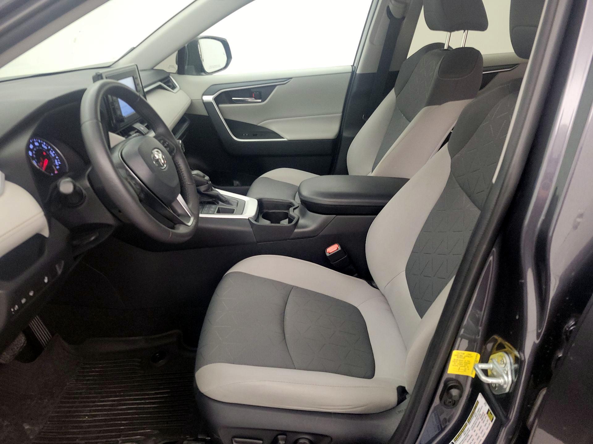 Thumbnail: 2021 Toyota RAV4 - 11