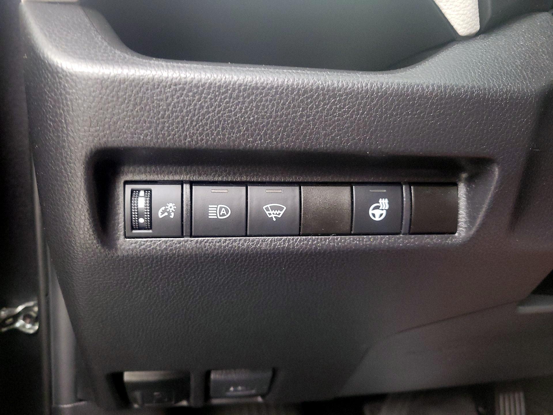 Thumbnail: 2021 Toyota RAV4 - 13