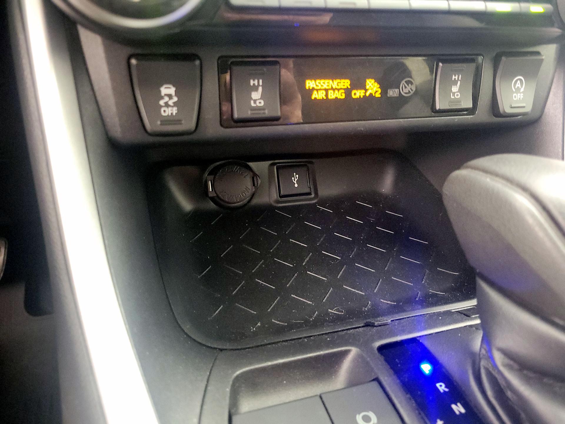 Thumbnail: 2021 Toyota RAV4 - 18