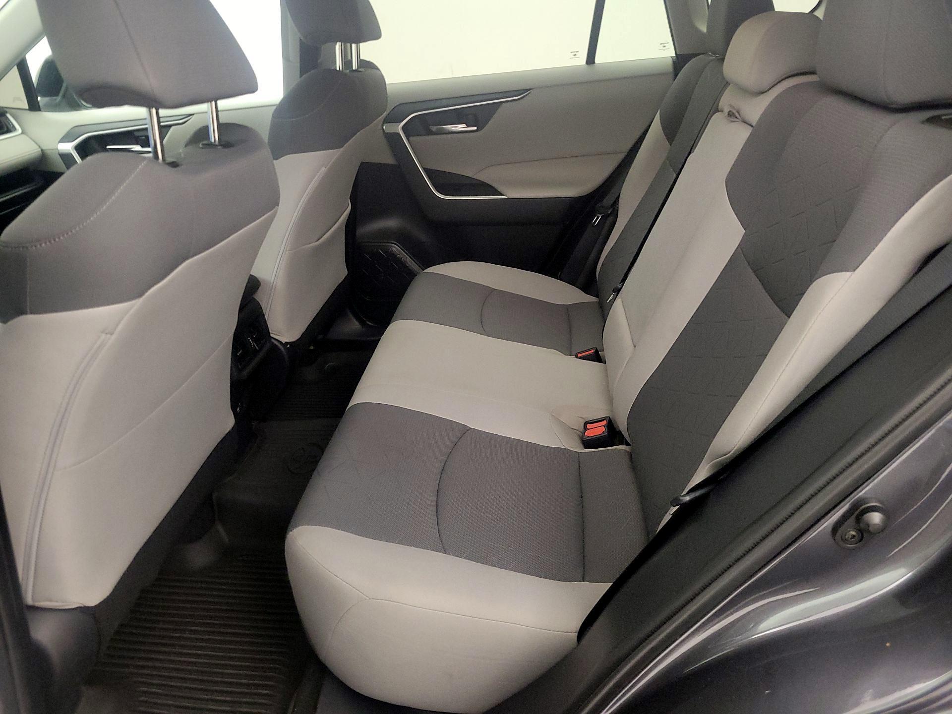 Thumbnail: 2021 Toyota RAV4 - 19