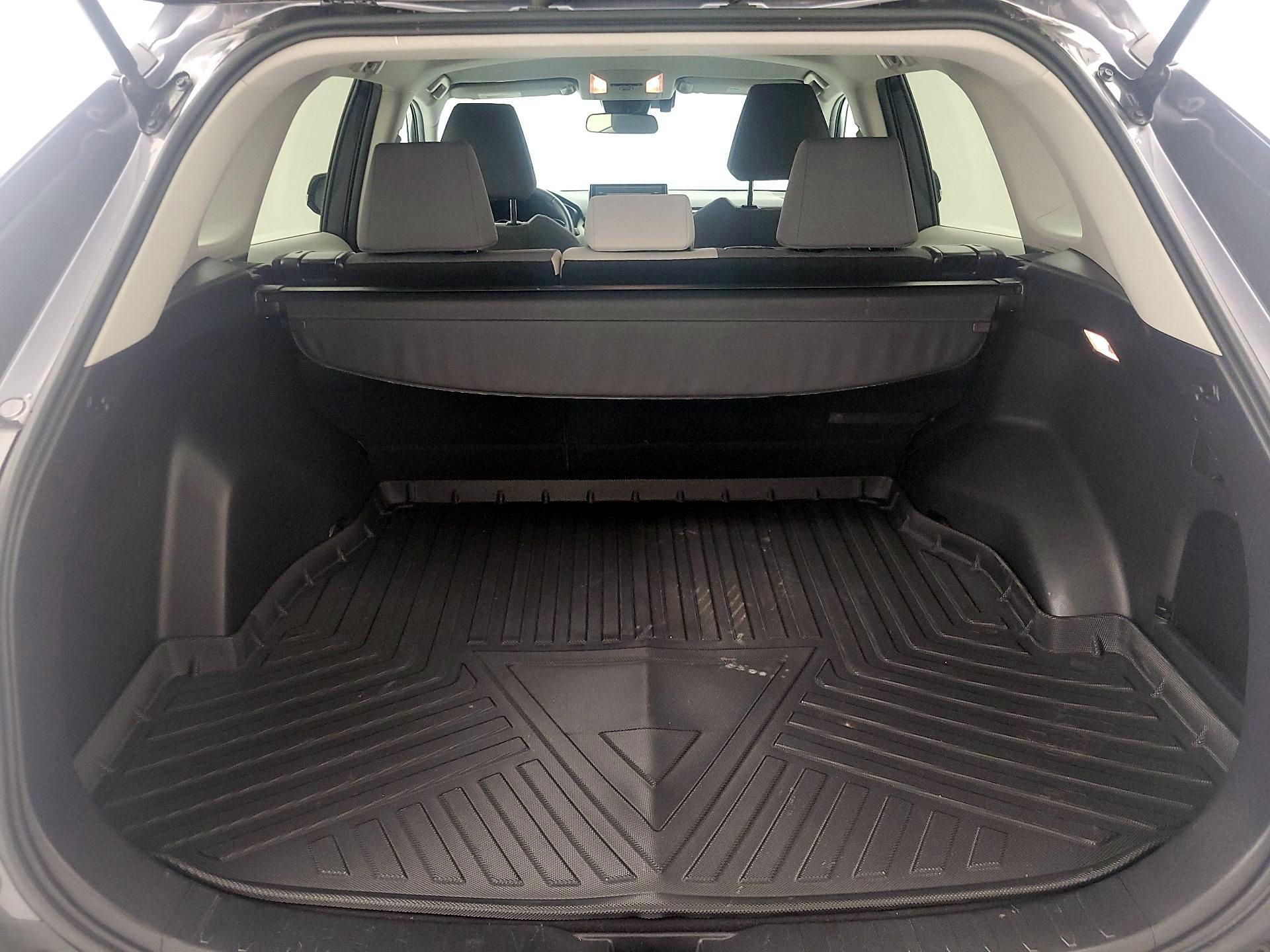 Thumbnail: 2021 Toyota RAV4 - 20