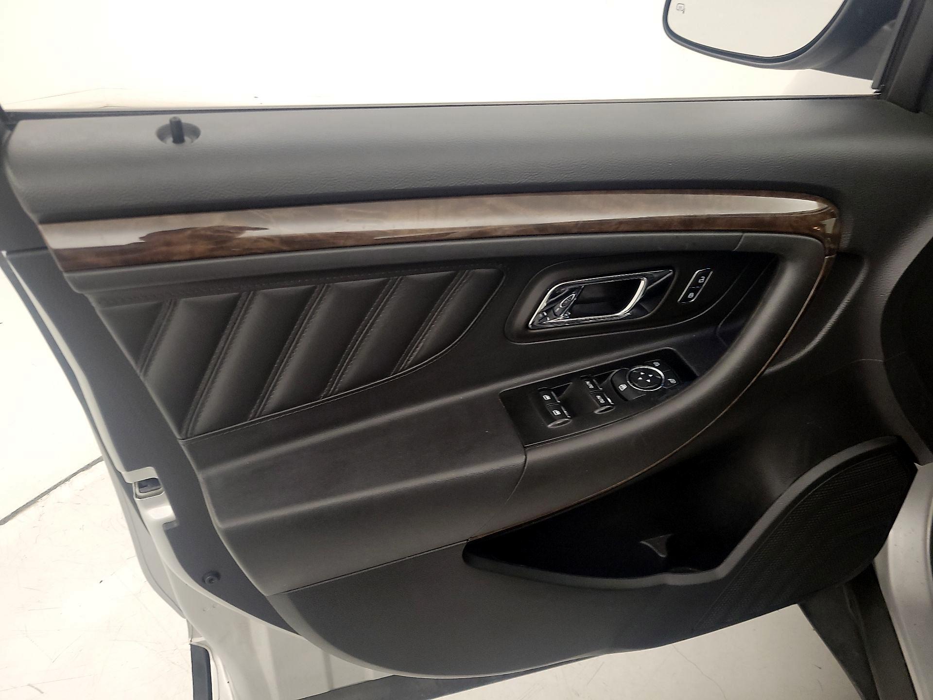 Thumbnail: 2014 Ford Taurus - 12