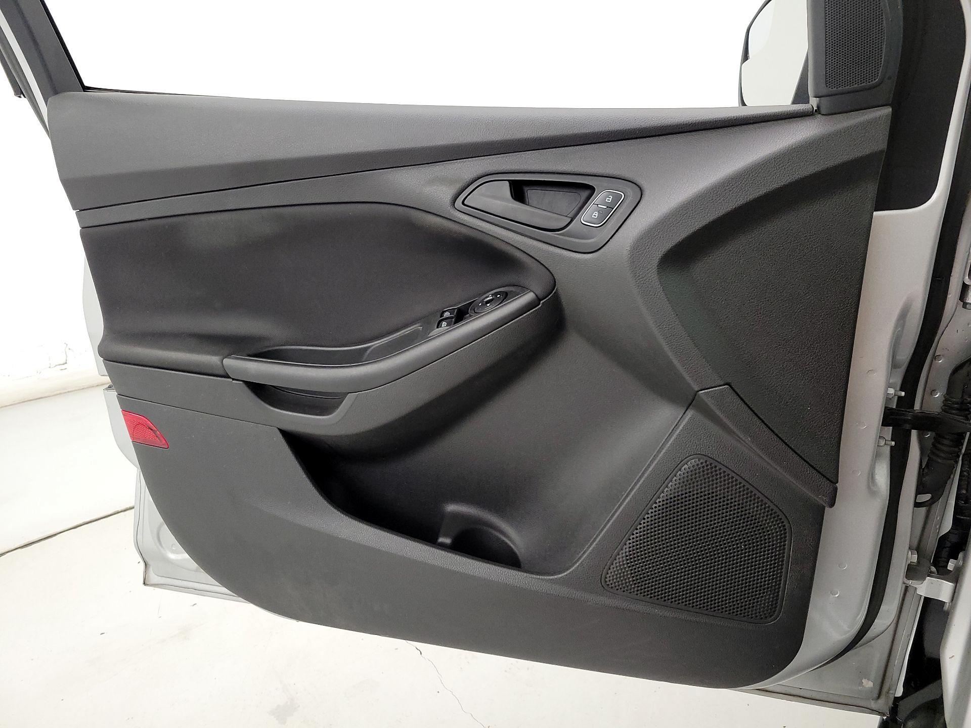 Thumbnail: 2017 Ford Focus - 12