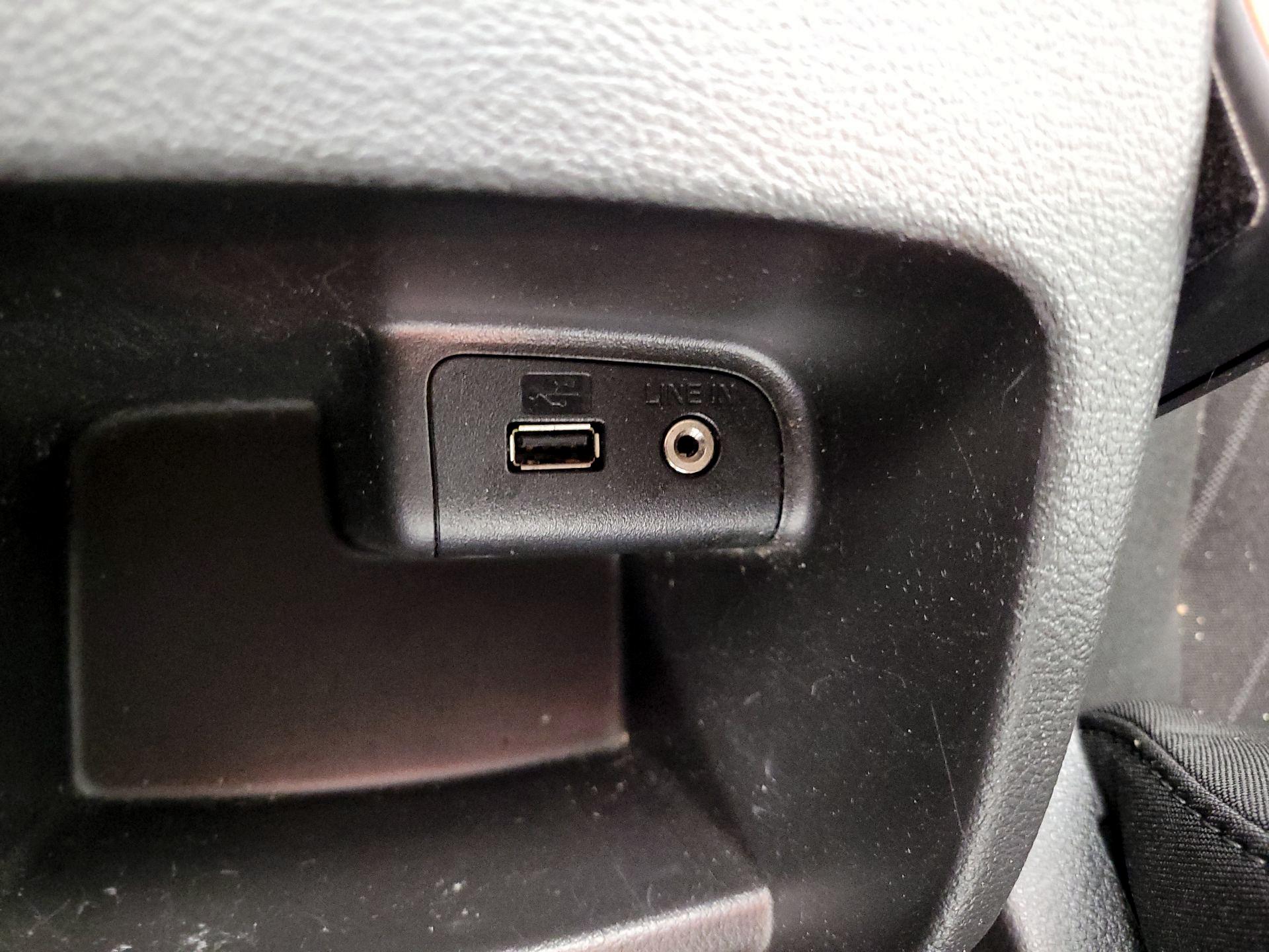 Thumbnail: 2017 Ford Focus - 18