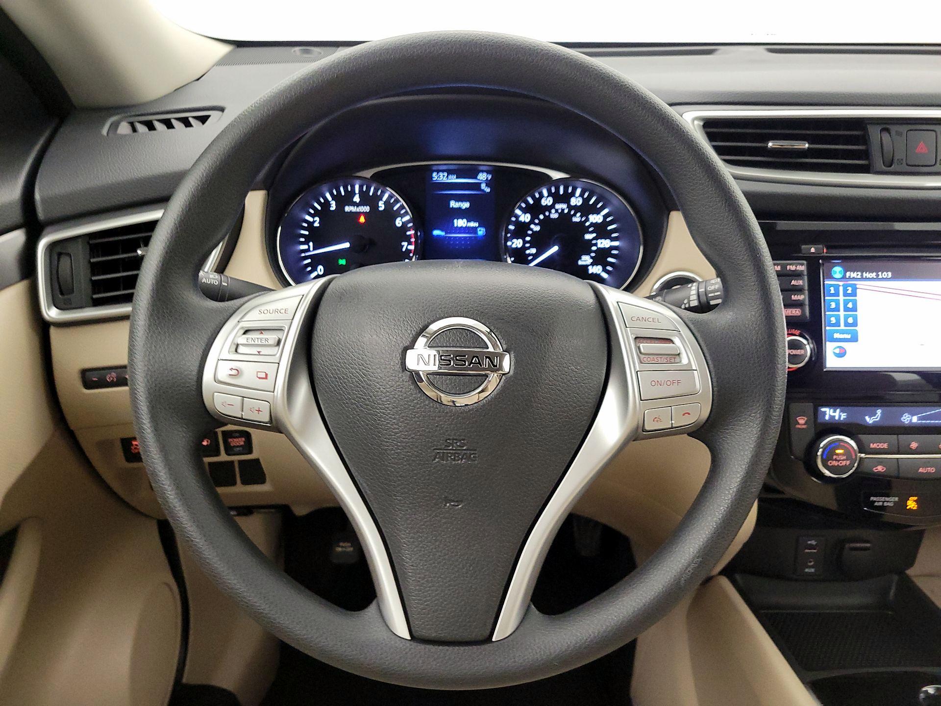 Thumbnail: 2016 Nissan Rogue - 10