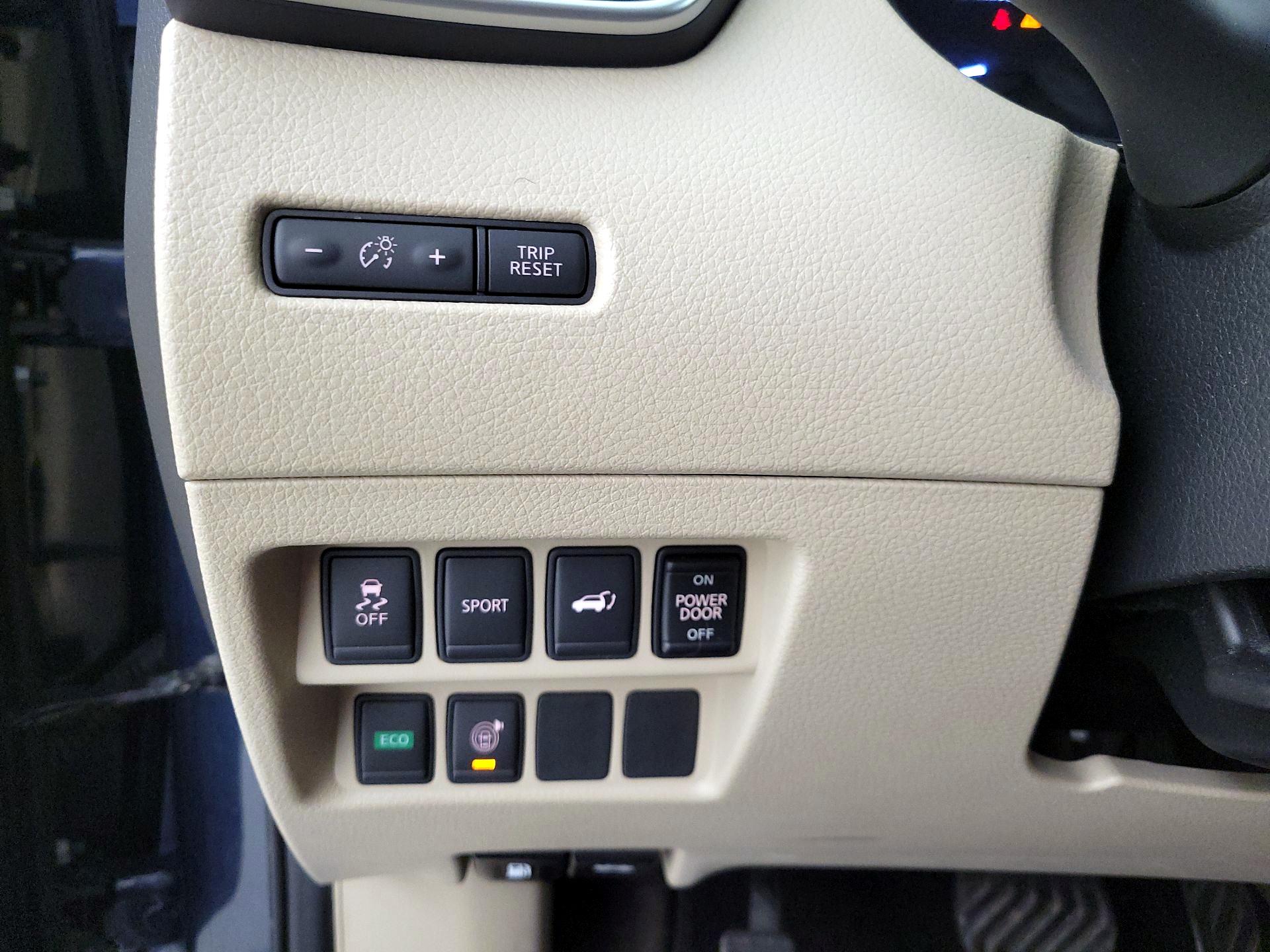 Thumbnail: 2016 Nissan Rogue - 13