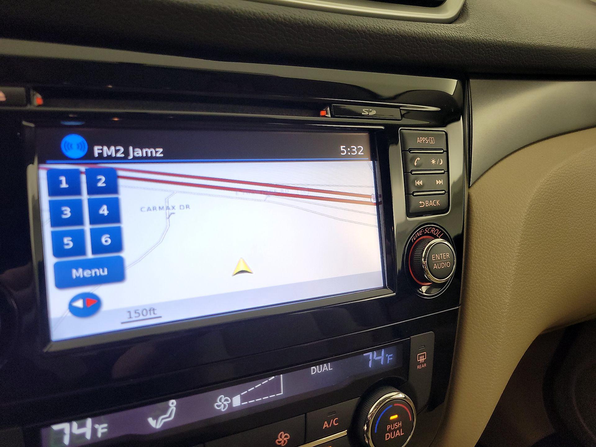 Thumbnail: 2016 Nissan Rogue - 14