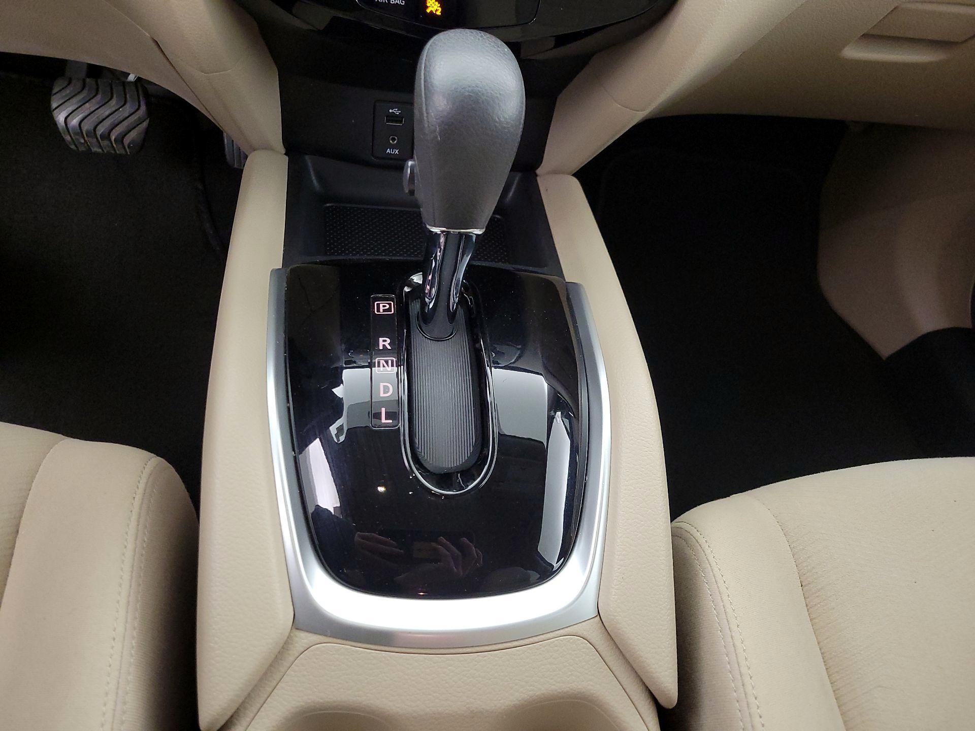 Thumbnail: 2016 Nissan Rogue - 18