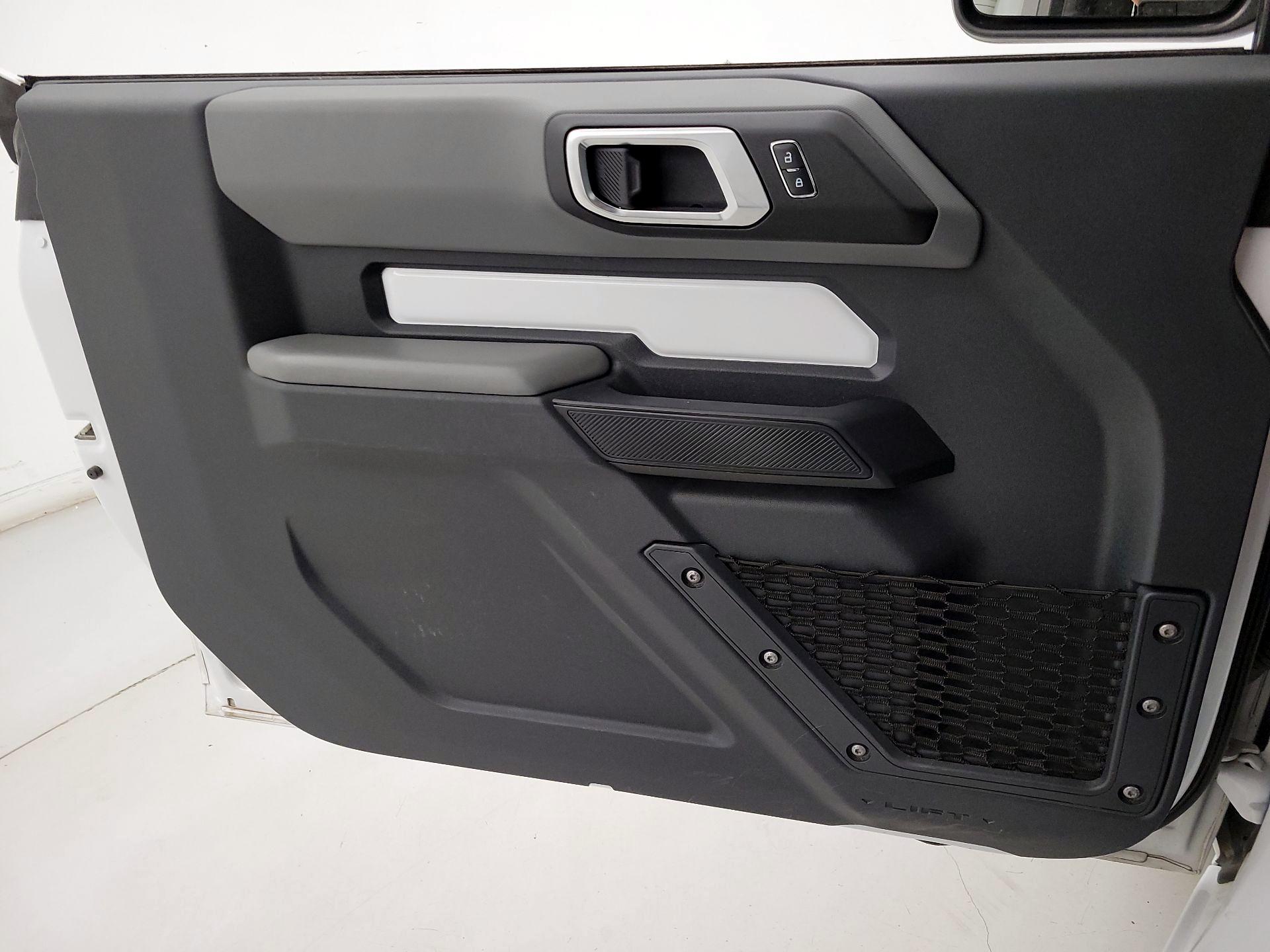 Thumbnail: 2022 Ford Bronco - 12