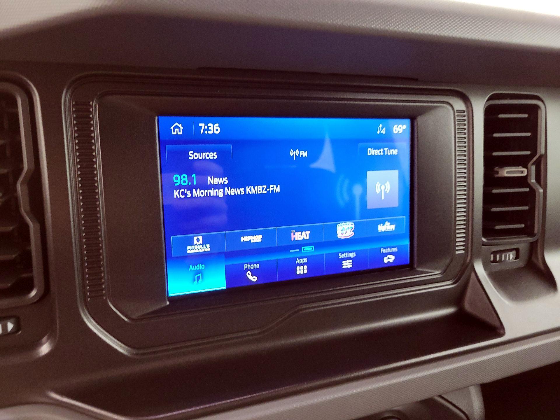 Thumbnail: 2022 Ford Bronco - 15