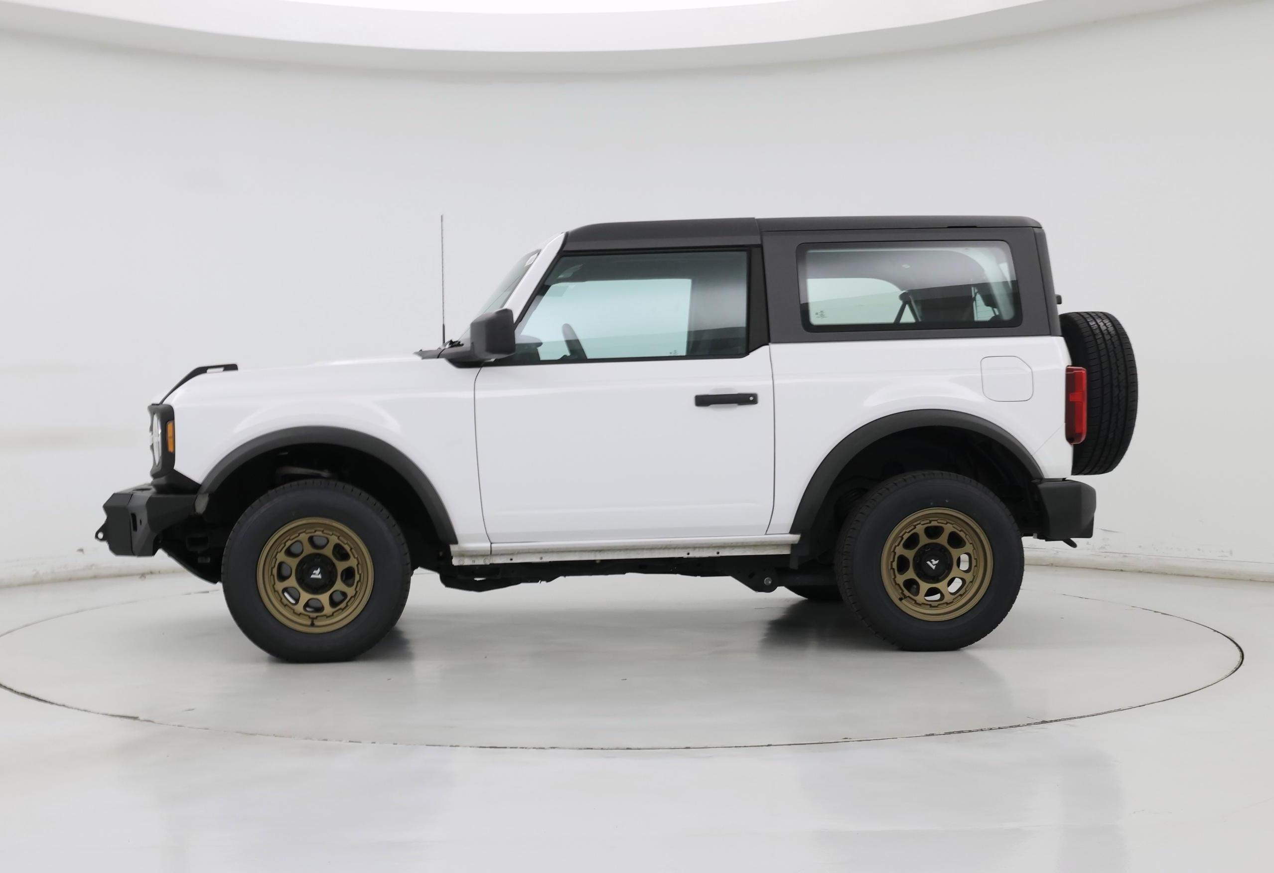 Thumbnail: 2022 Ford Bronco - 3