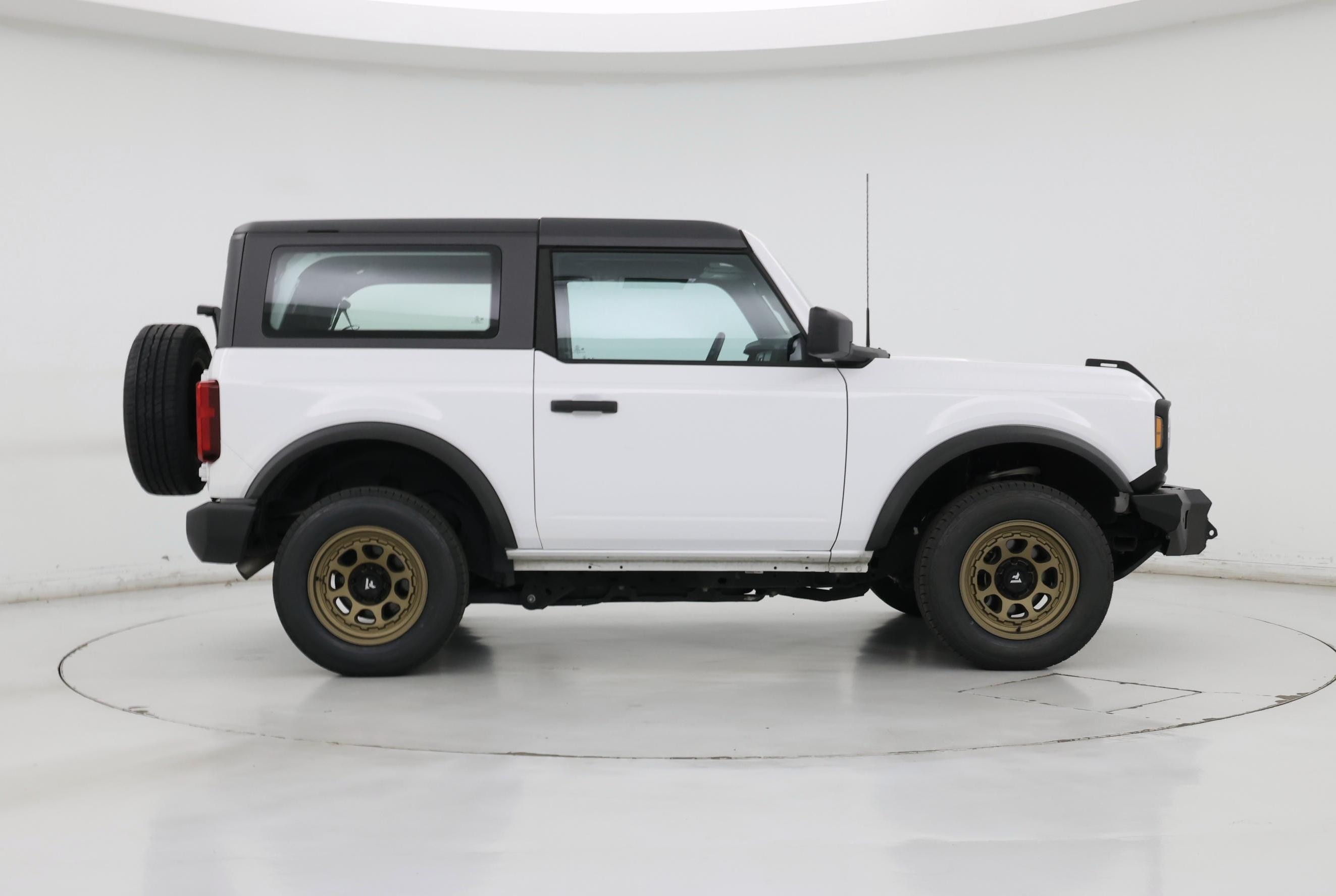 Thumbnail: 2022 Ford Bronco - 7