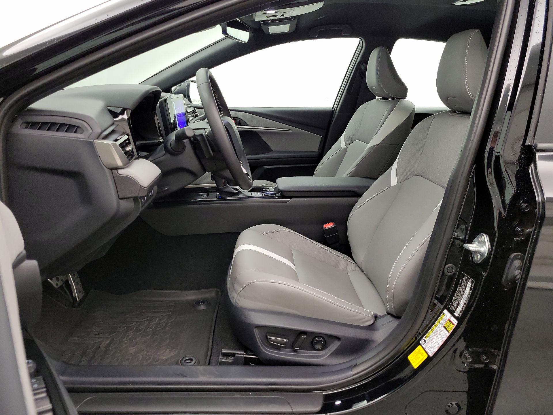 Thumbnail: 2025 Toyota Camry - 11