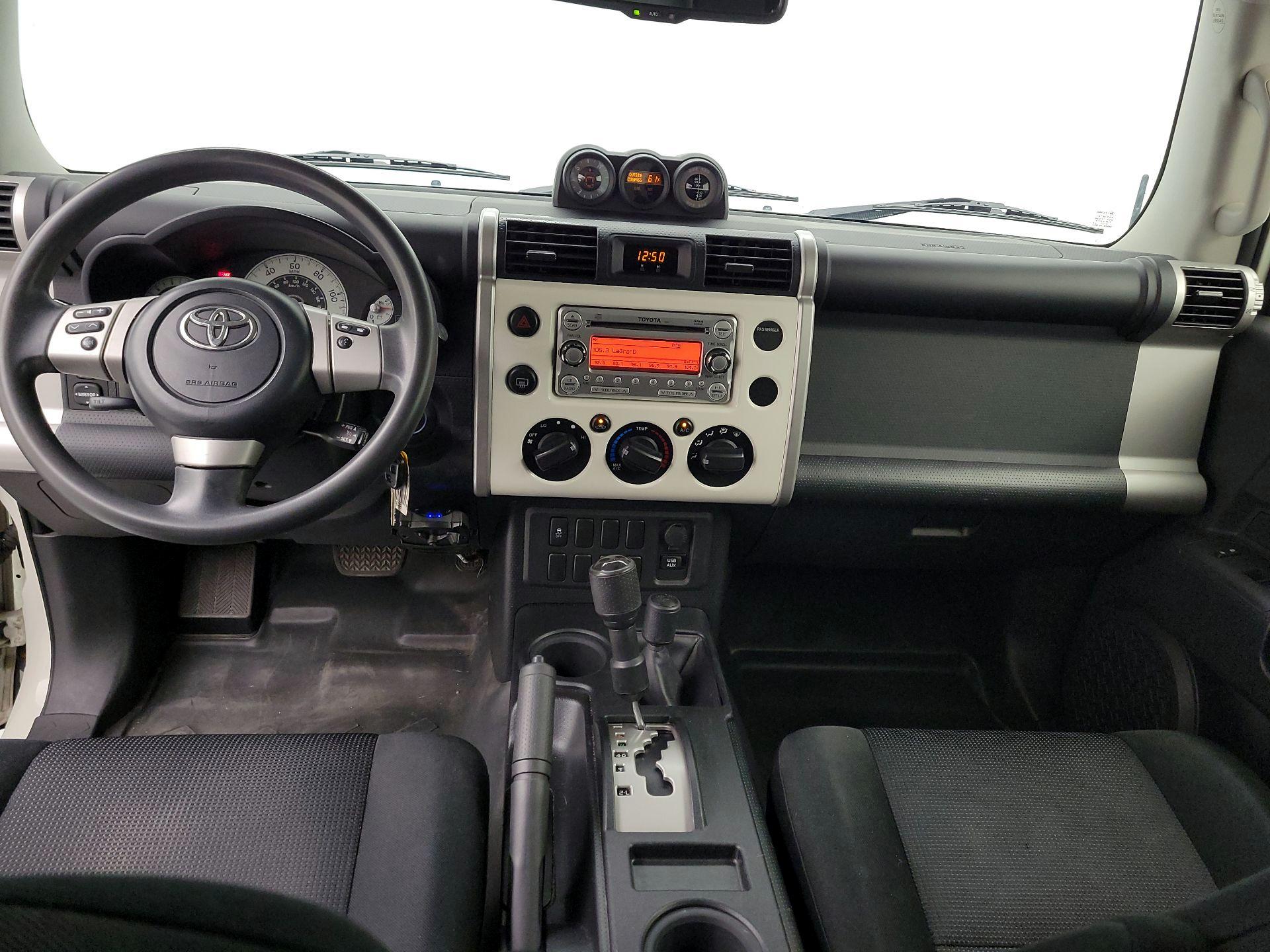 Thumbnail: 2014 Toyota FJ Cruiser - 9