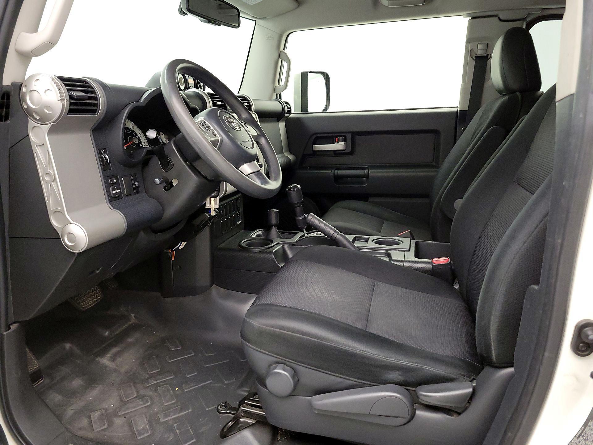 Thumbnail: 2014 Toyota FJ Cruiser - 11