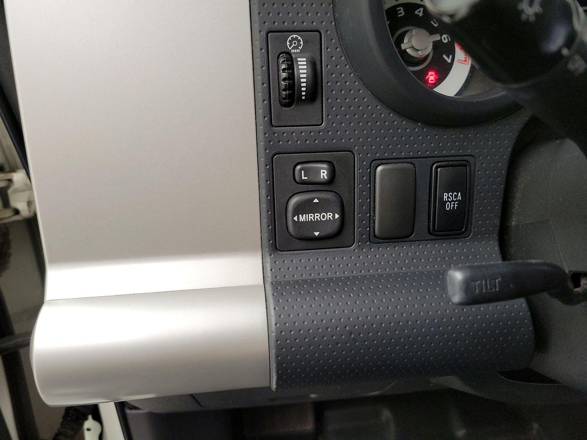 Thumbnail: 2014 Toyota FJ Cruiser - 13