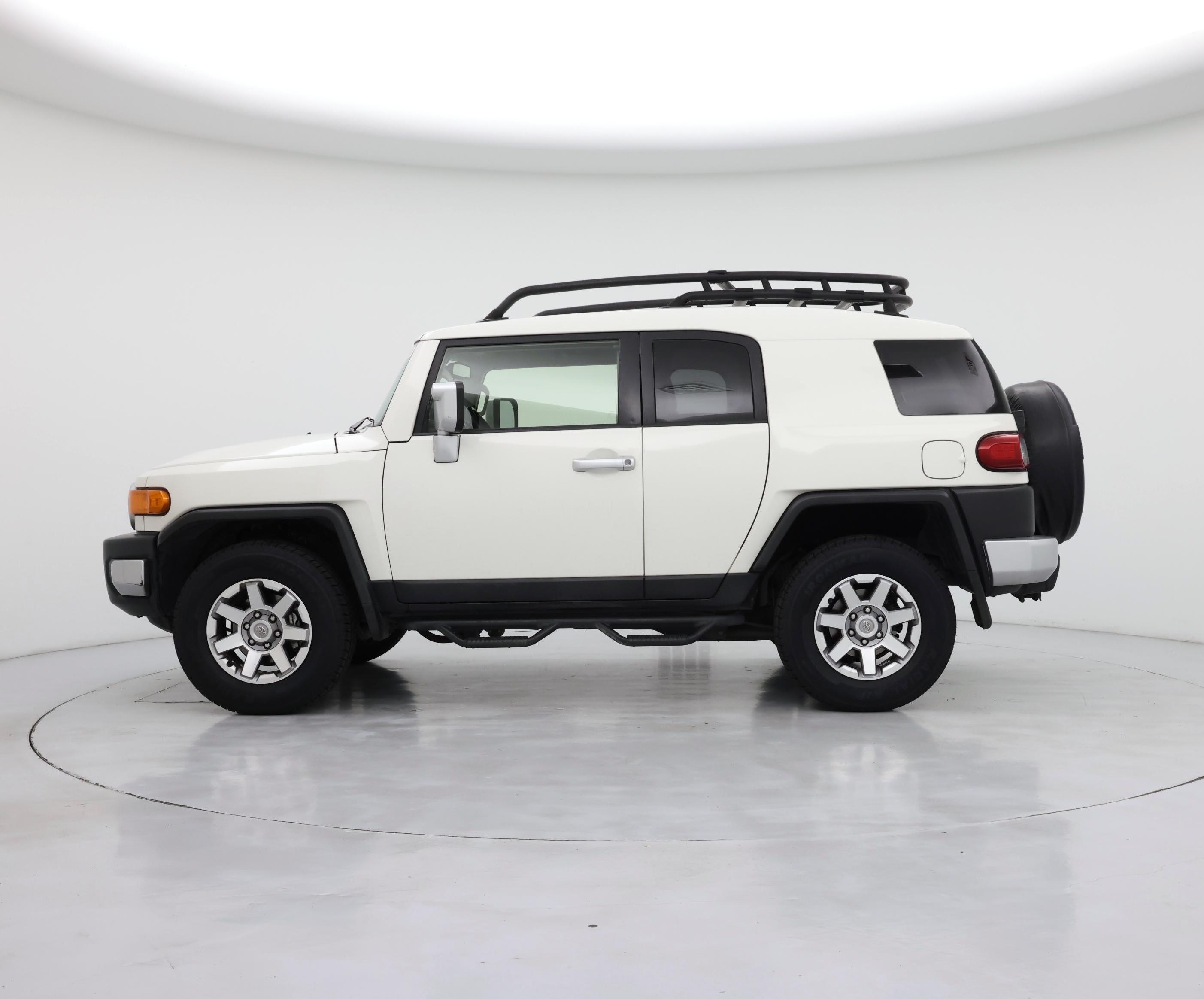 Thumbnail: 2014 Toyota FJ Cruiser - 3