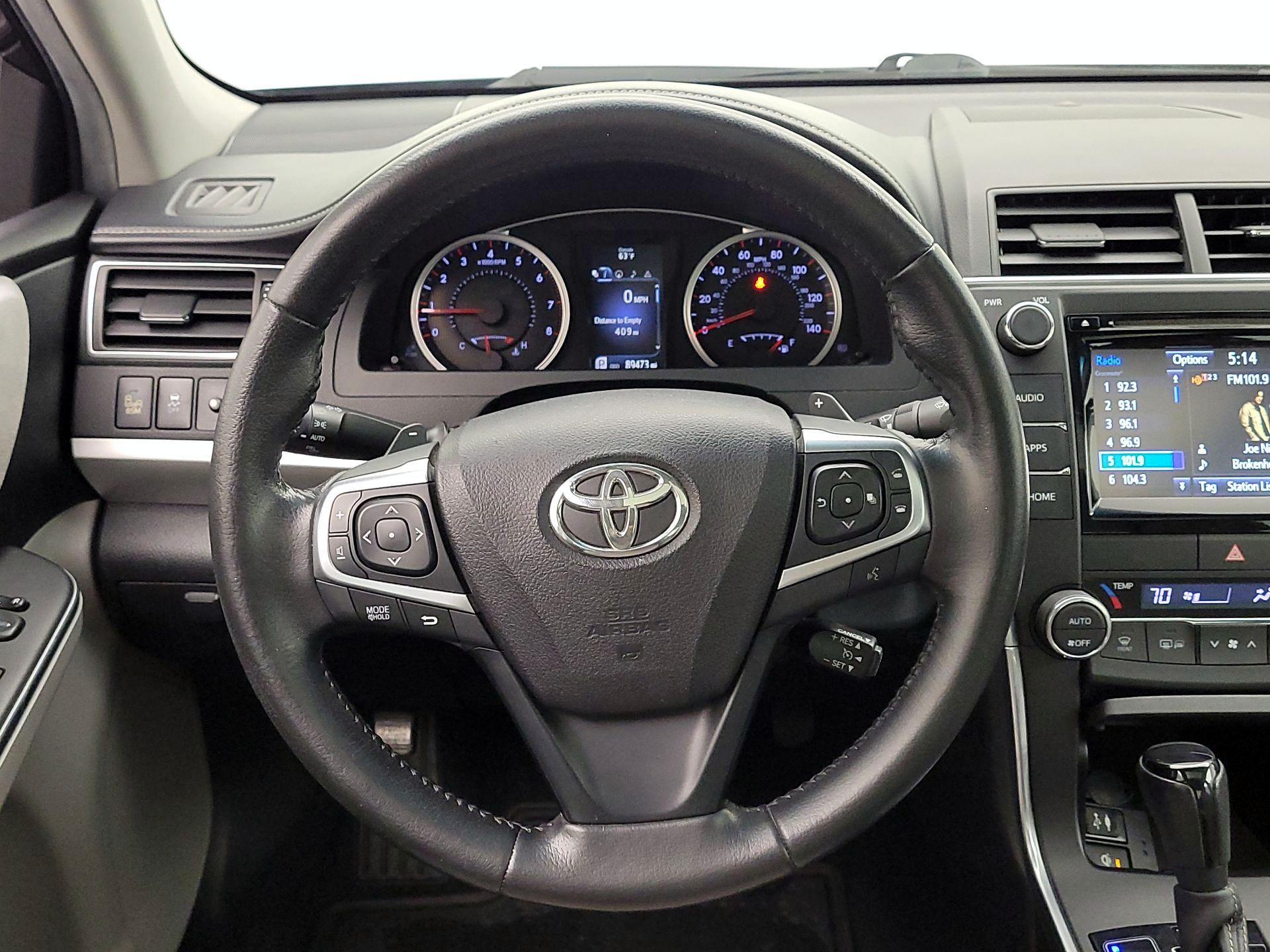 Thumbnail: 2015 Toyota Camry - 10