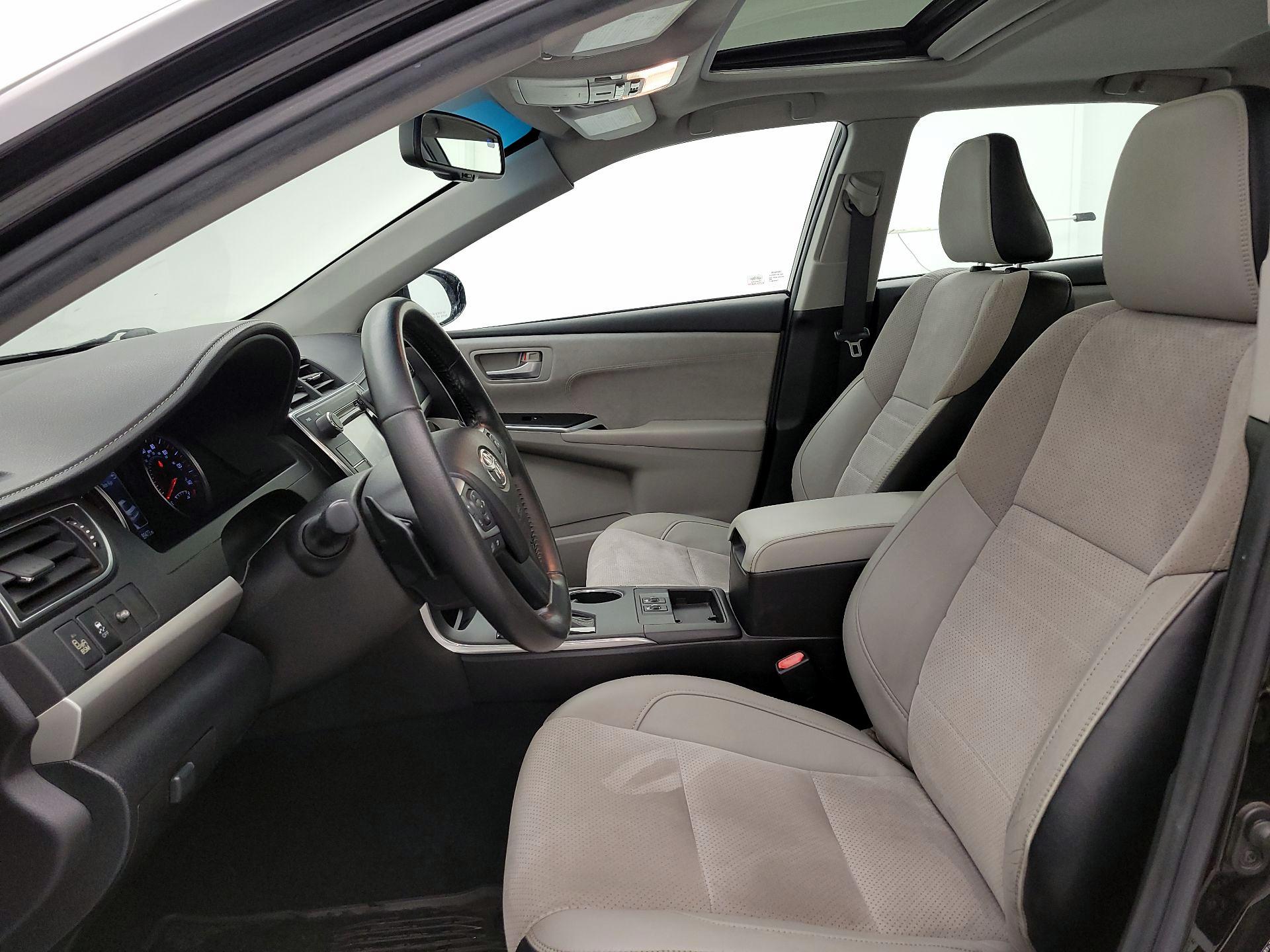 Thumbnail: 2015 Toyota Camry - 11