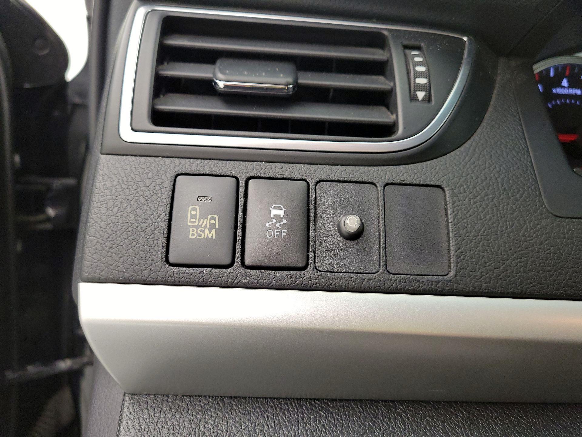 Thumbnail: 2015 Toyota Camry - 13
