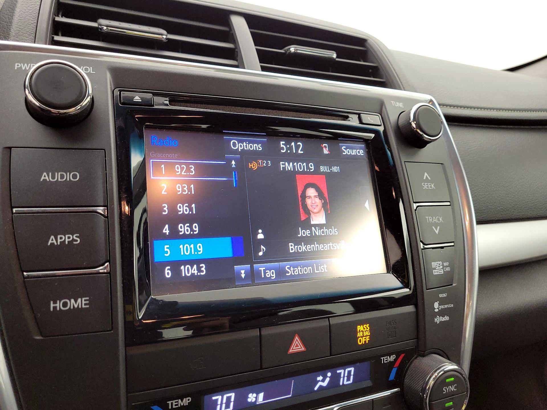 Thumbnail: 2015 Toyota Camry - 16