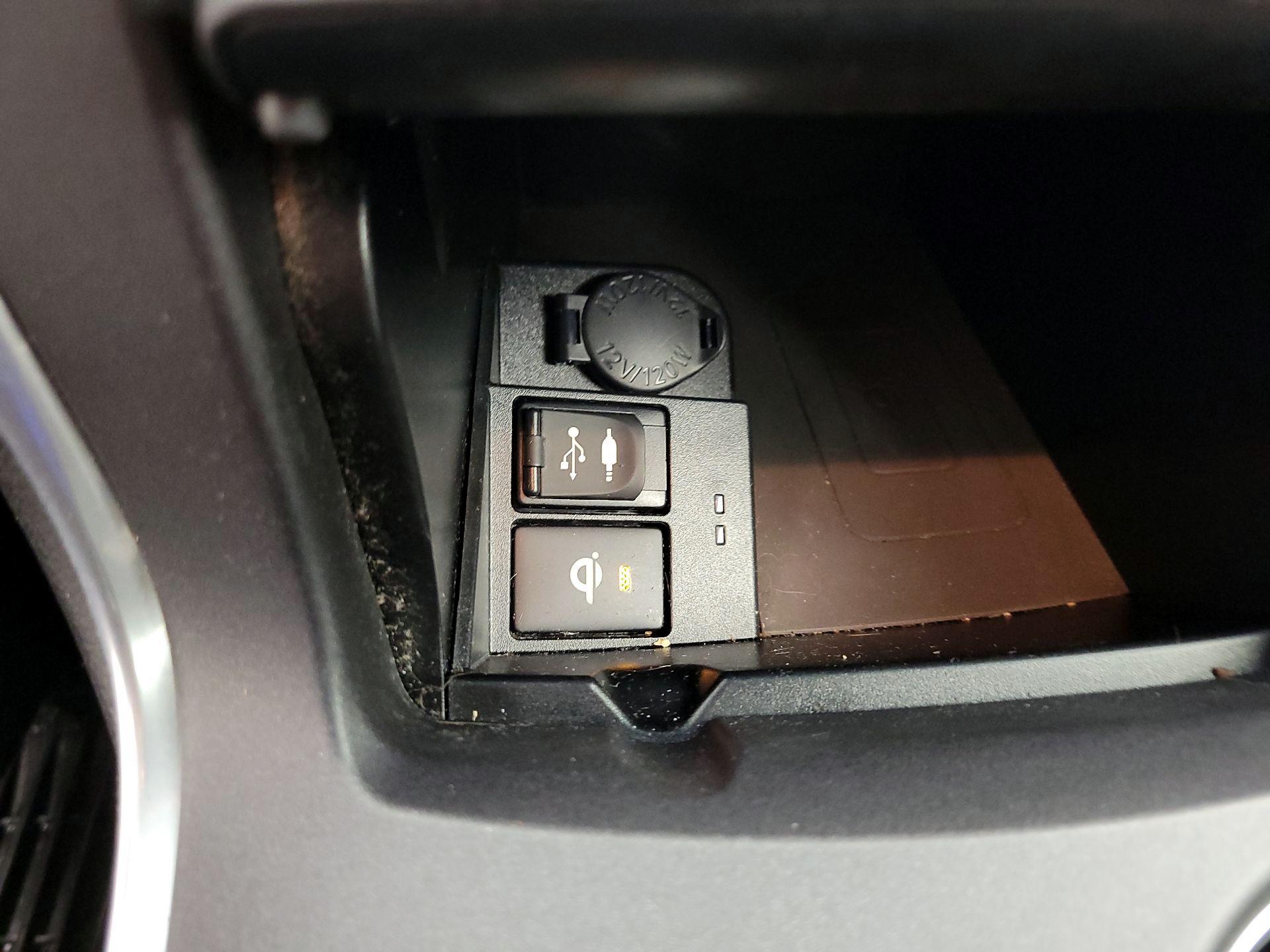 Thumbnail: 2015 Toyota Camry - 19