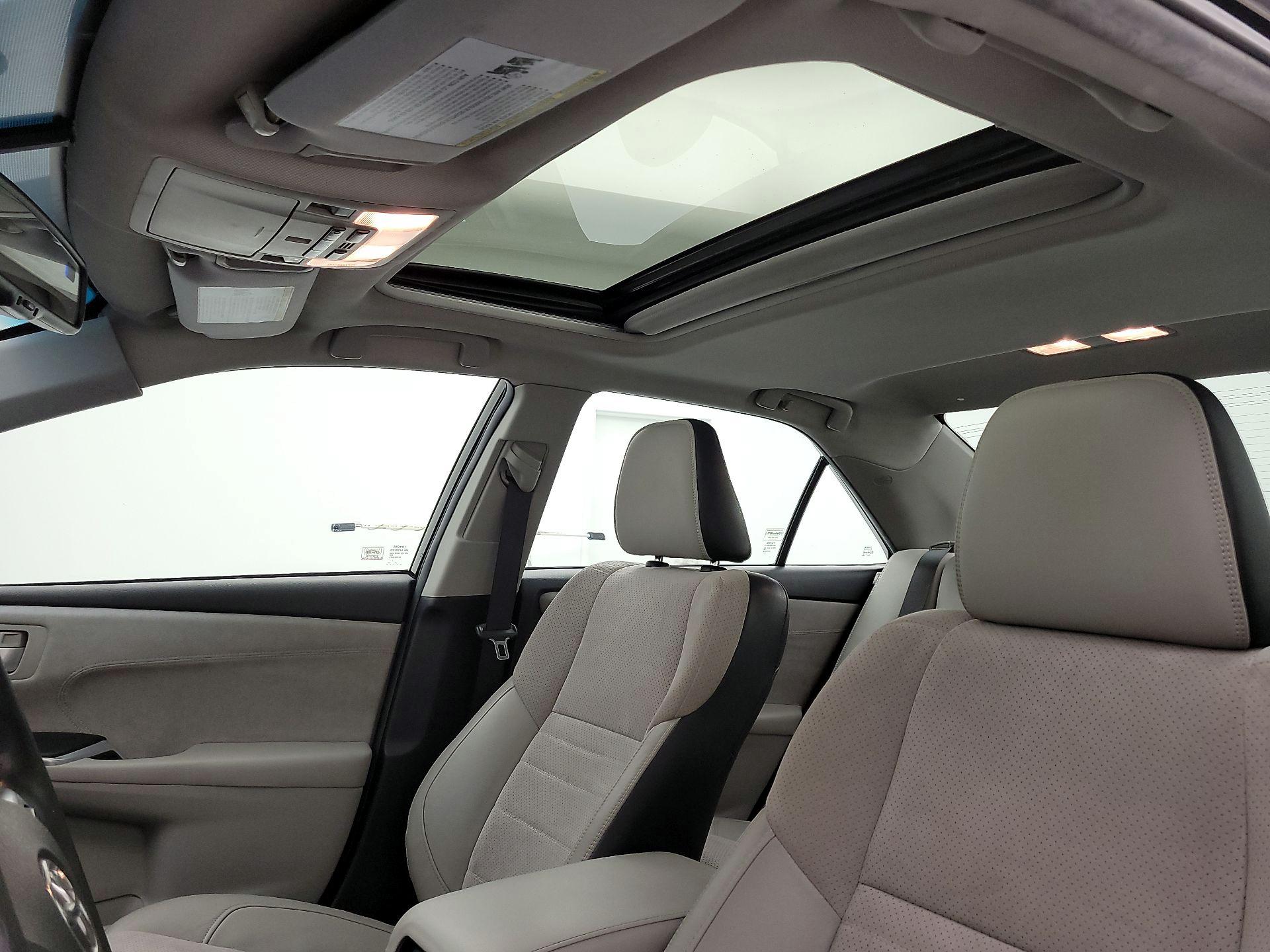 Thumbnail: 2015 Toyota Camry - 20