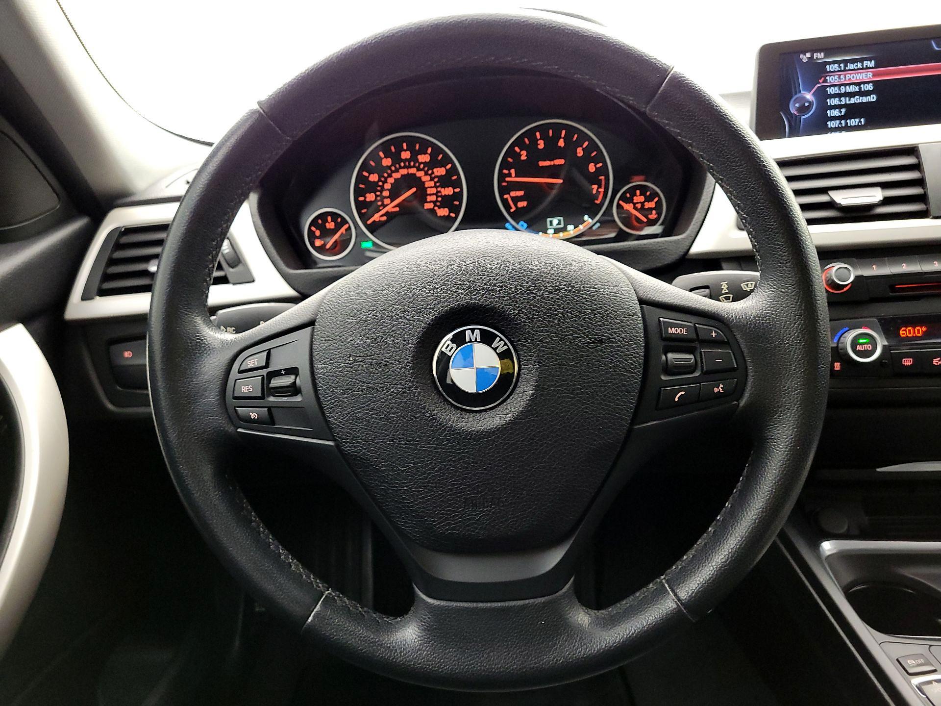 Thumbnail: 2015 BMW 3 Series - 10