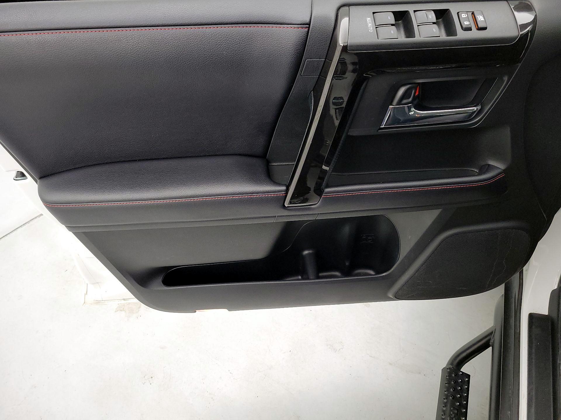 Thumbnail: 2019 Toyota 4Runner - 12