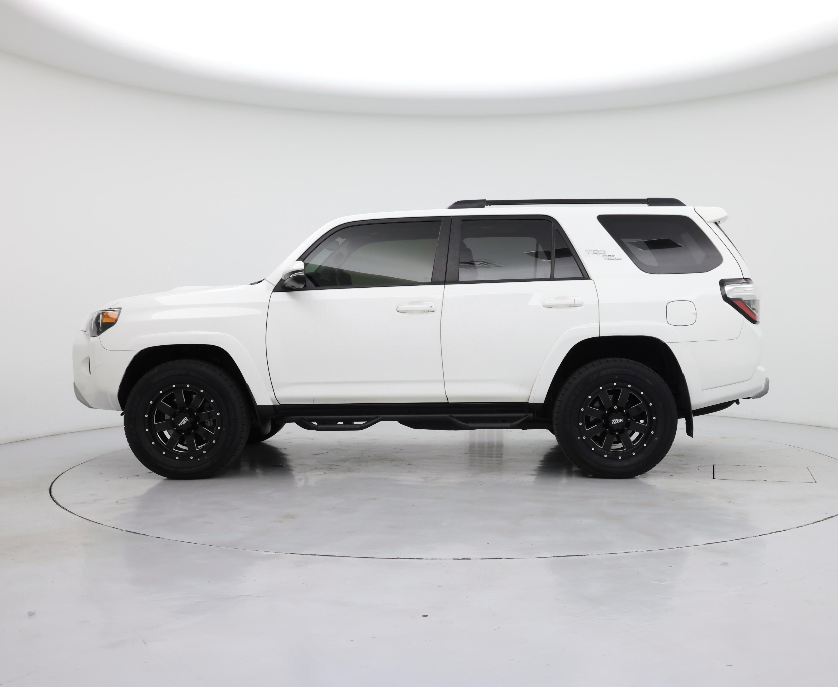 Thumbnail: 2019 Toyota 4Runner - 3