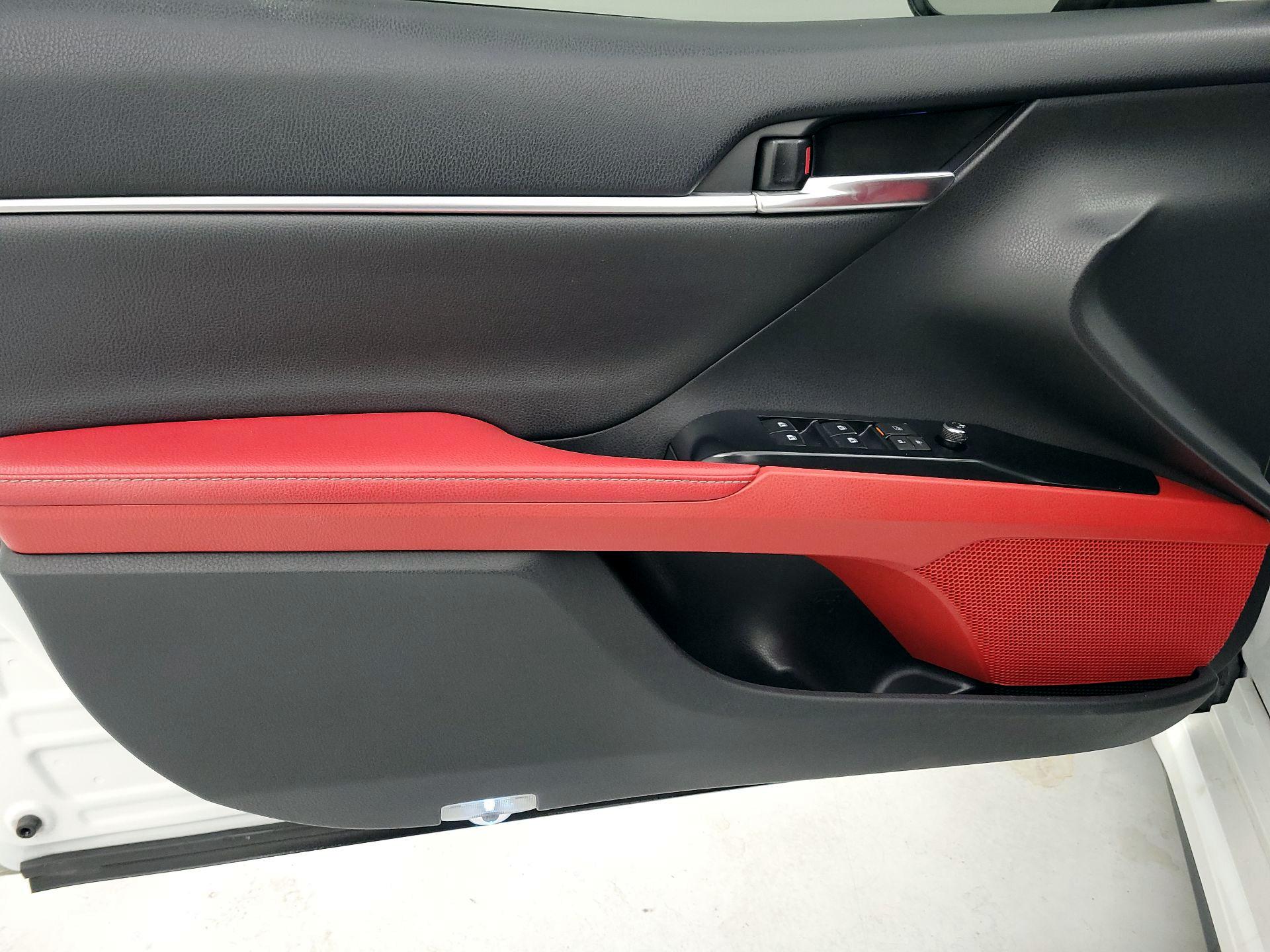 Thumbnail: 2019 Toyota Camry - 12