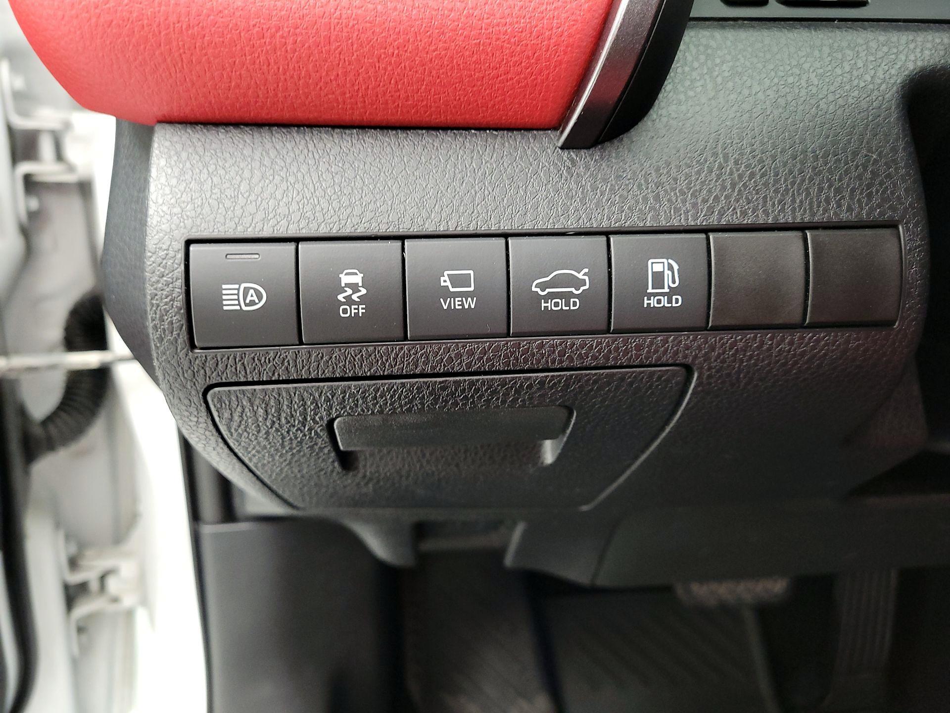 Thumbnail: 2019 Toyota Camry - 13