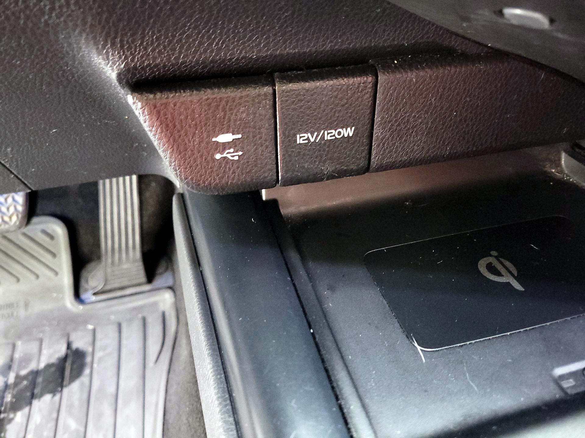 Thumbnail: 2019 Toyota Camry - 19