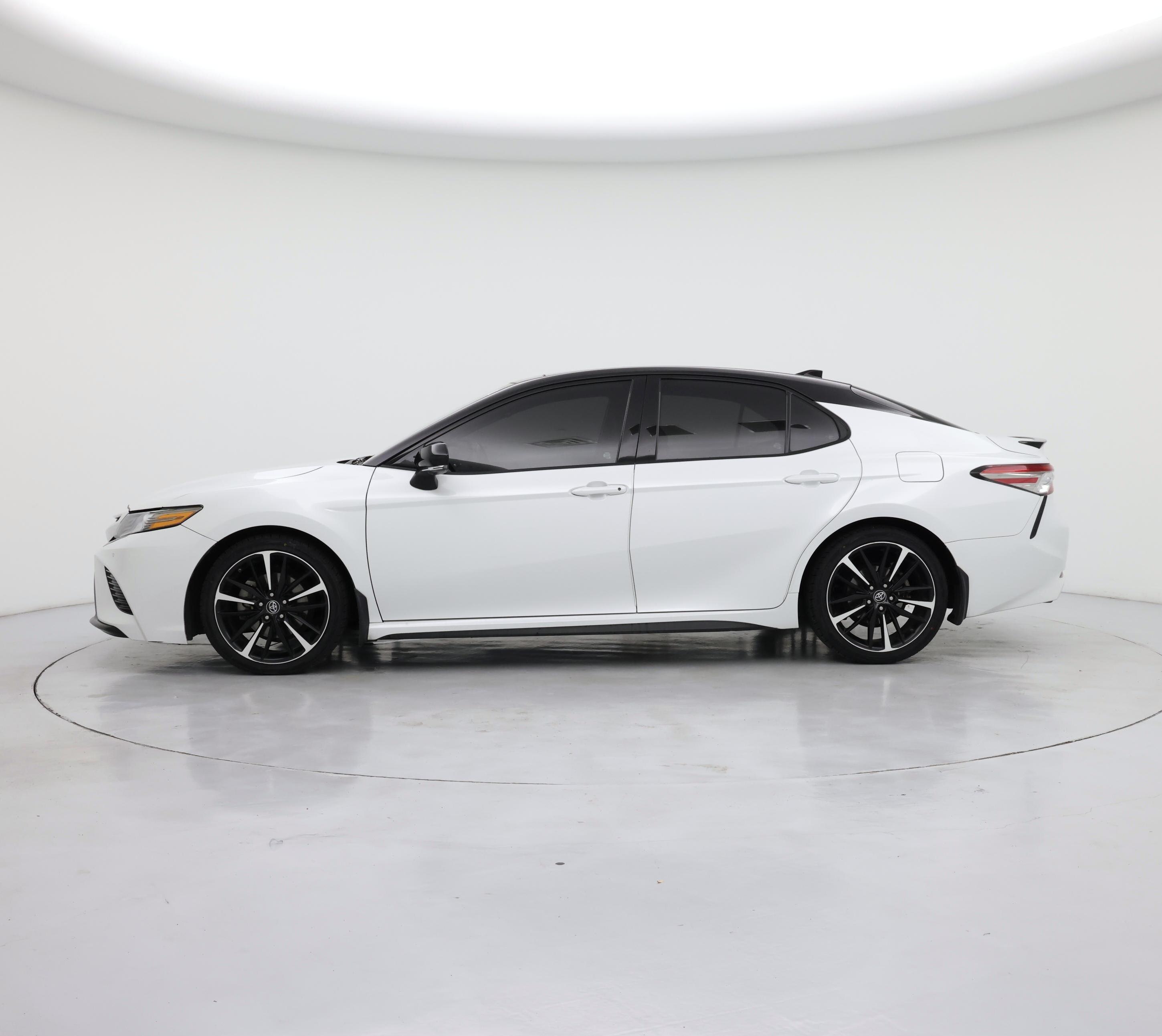 Thumbnail: 2019 Toyota Camry - 3