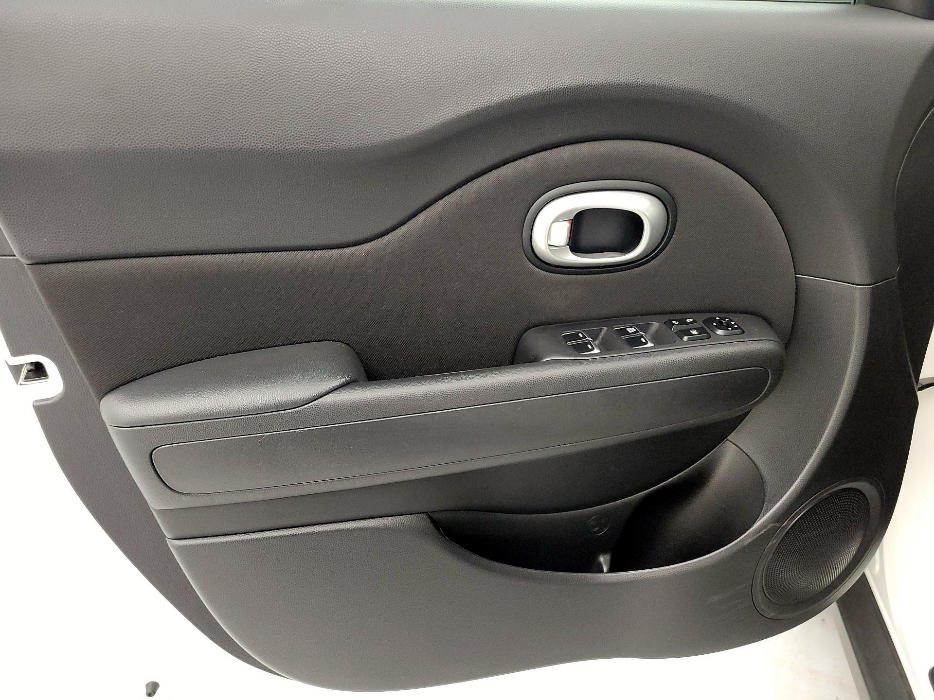 Thumbnail: 2017 Kia Soul - 12