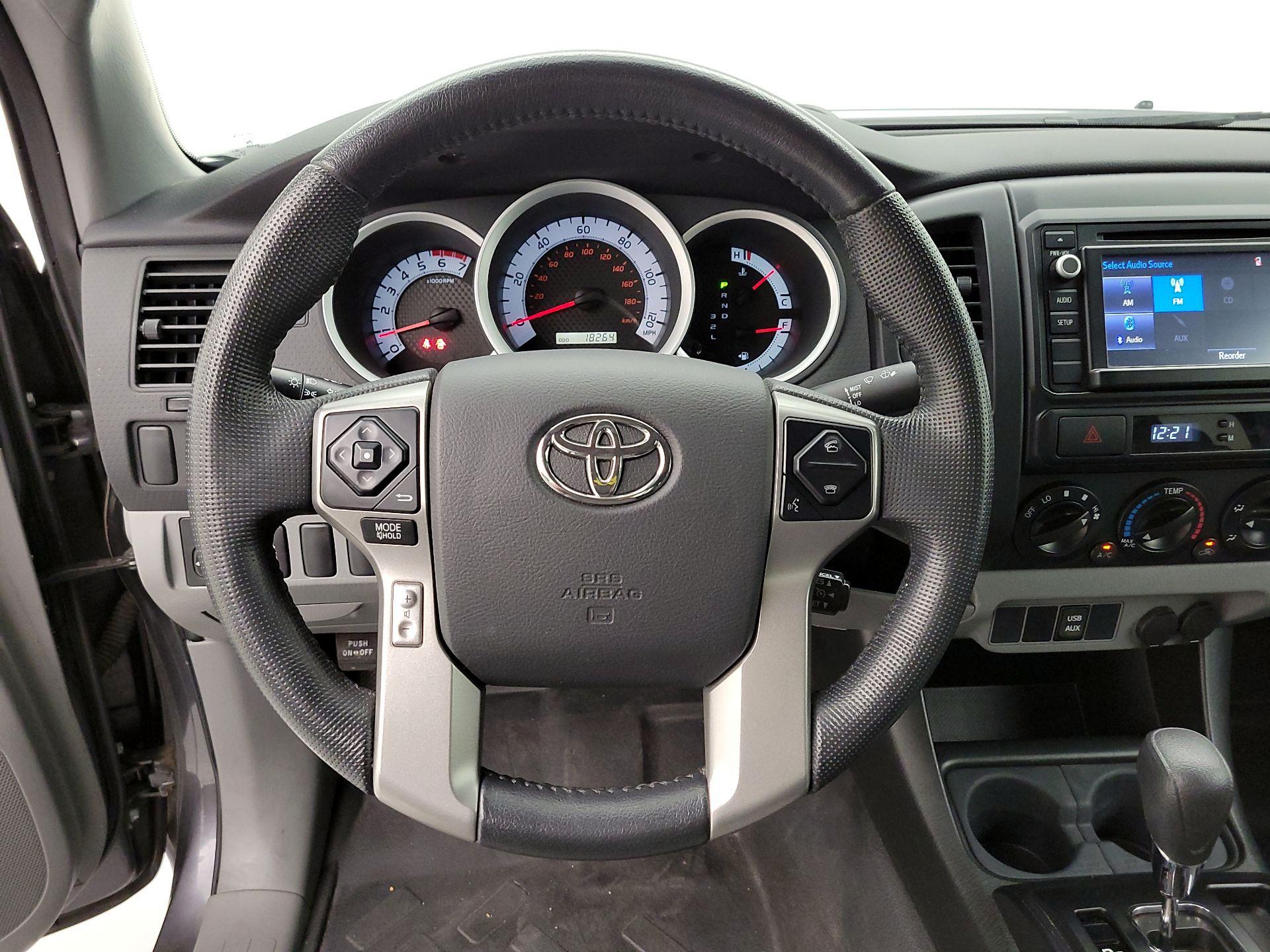 Thumbnail: 2014 Toyota Tacoma - 10