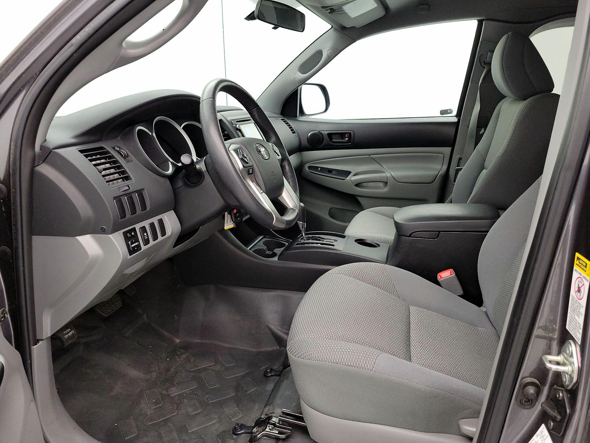 Thumbnail: 2014 Toyota Tacoma - 11