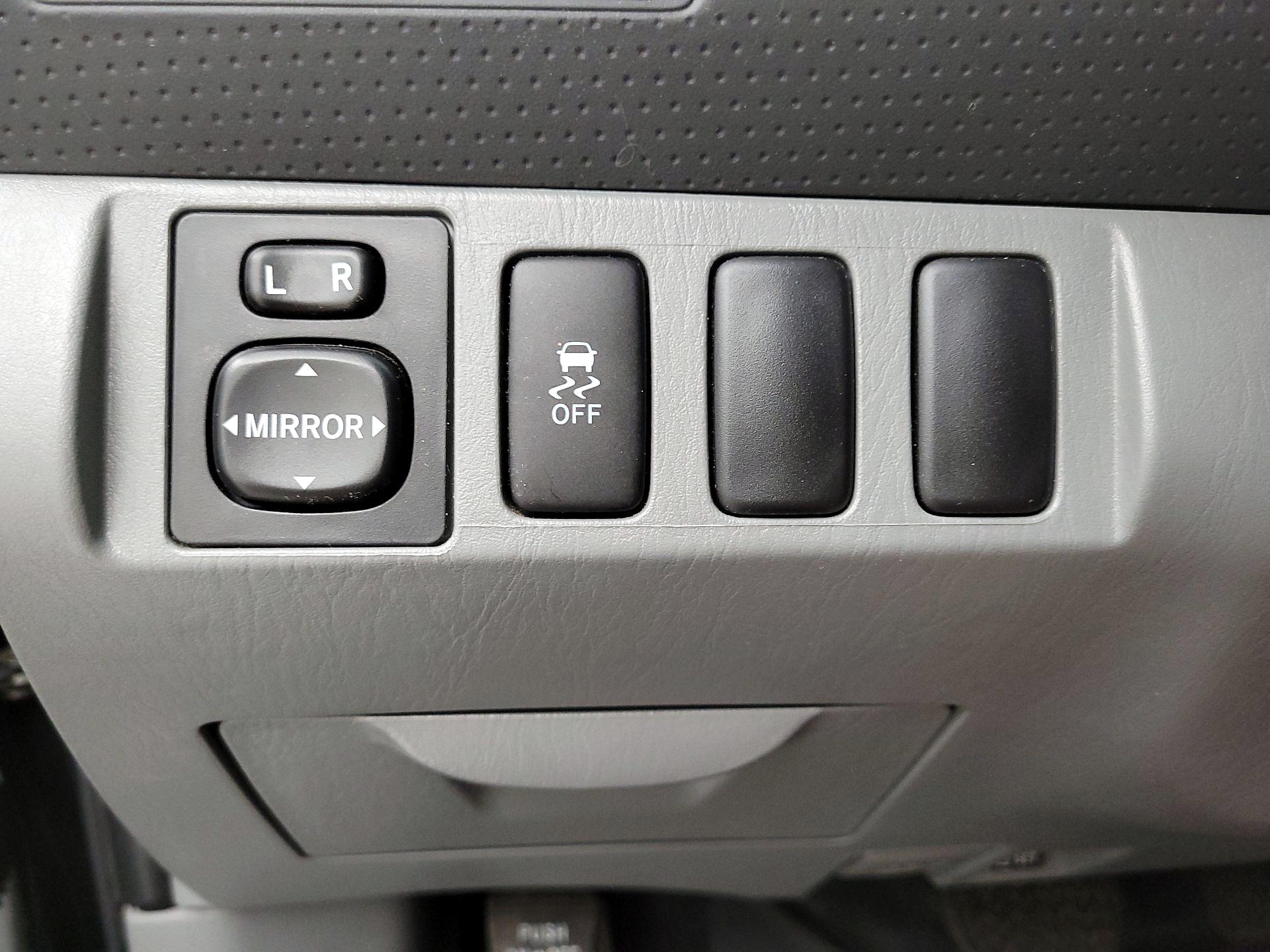 Thumbnail: 2014 Toyota Tacoma - 13