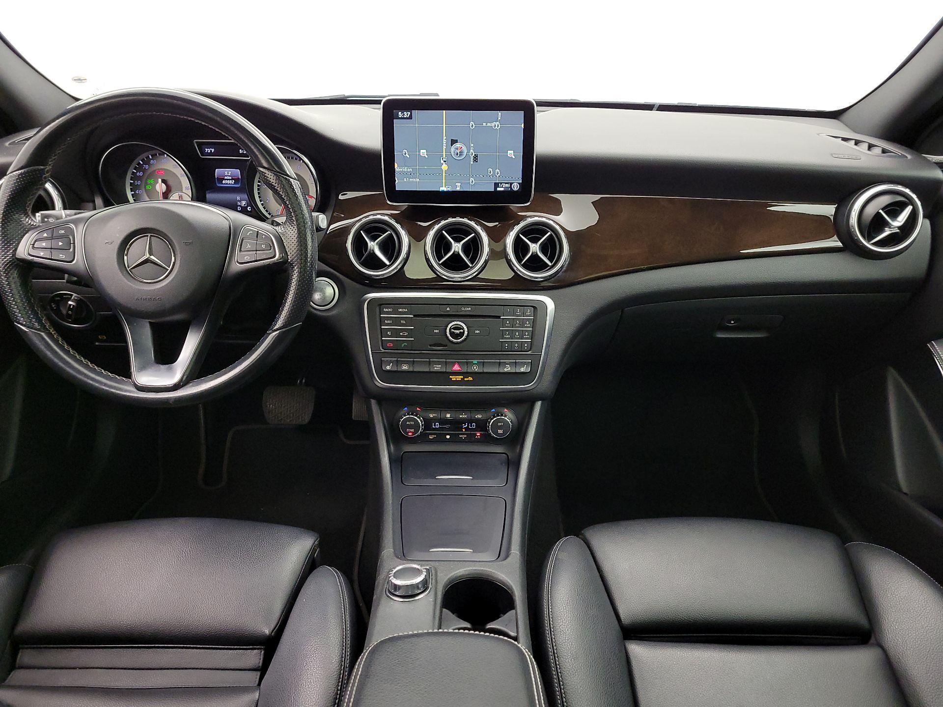 Thumbnail: 2016 Mercedes-Benz GLA - 9