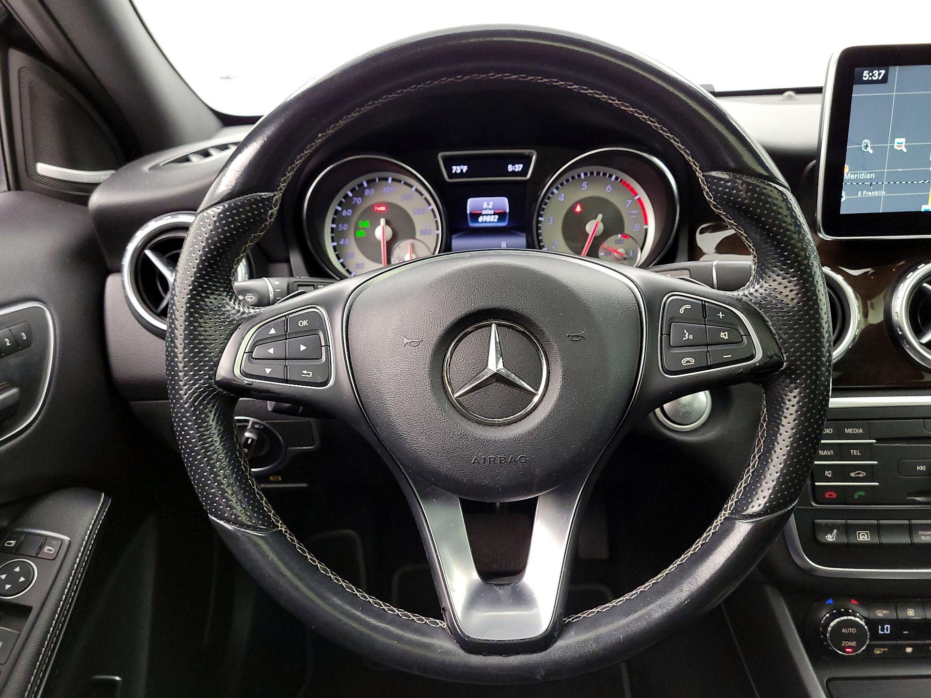 Thumbnail: 2016 Mercedes-Benz GLA - 10
