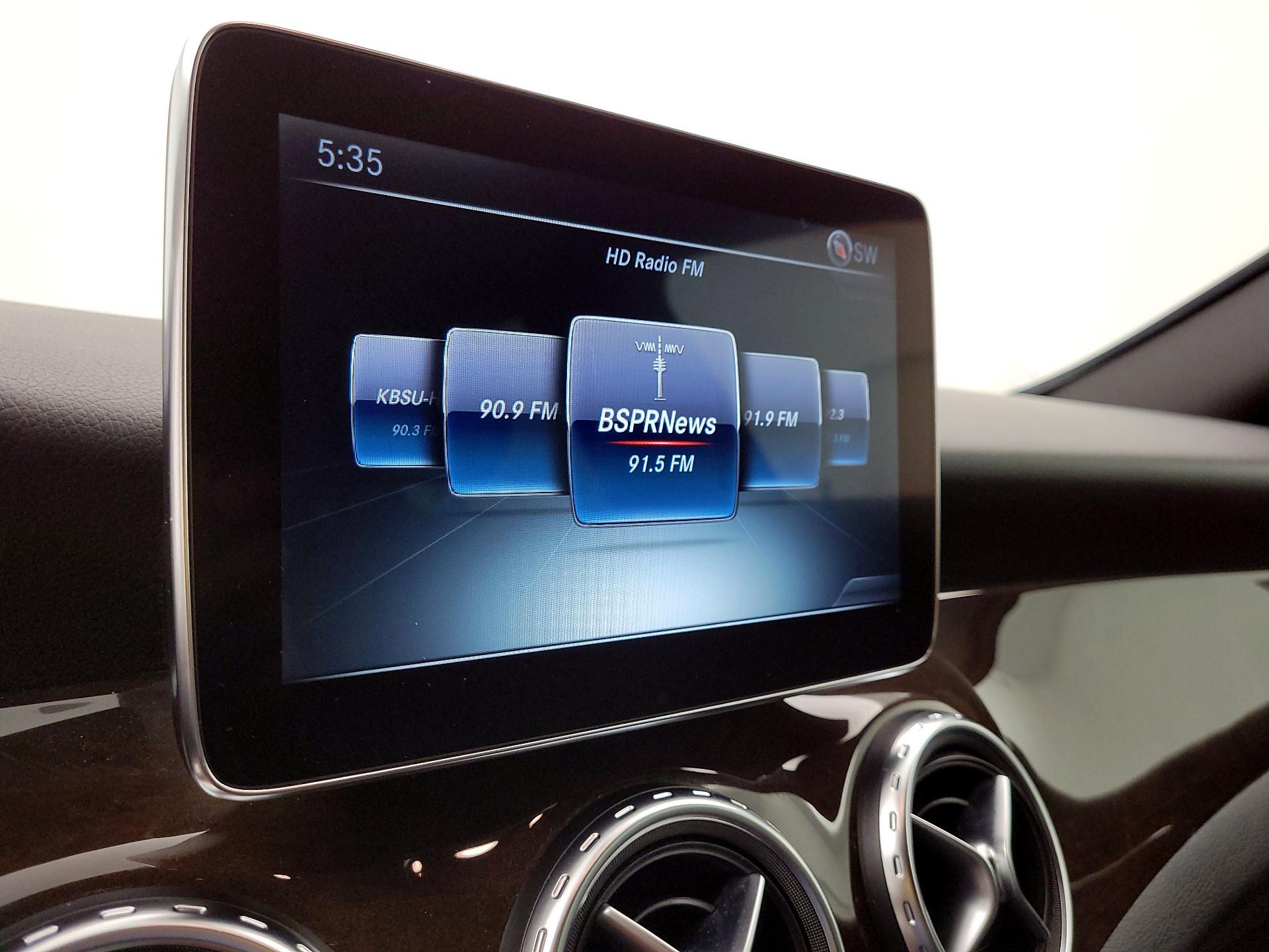 Thumbnail: 2016 Mercedes-Benz GLA - 16