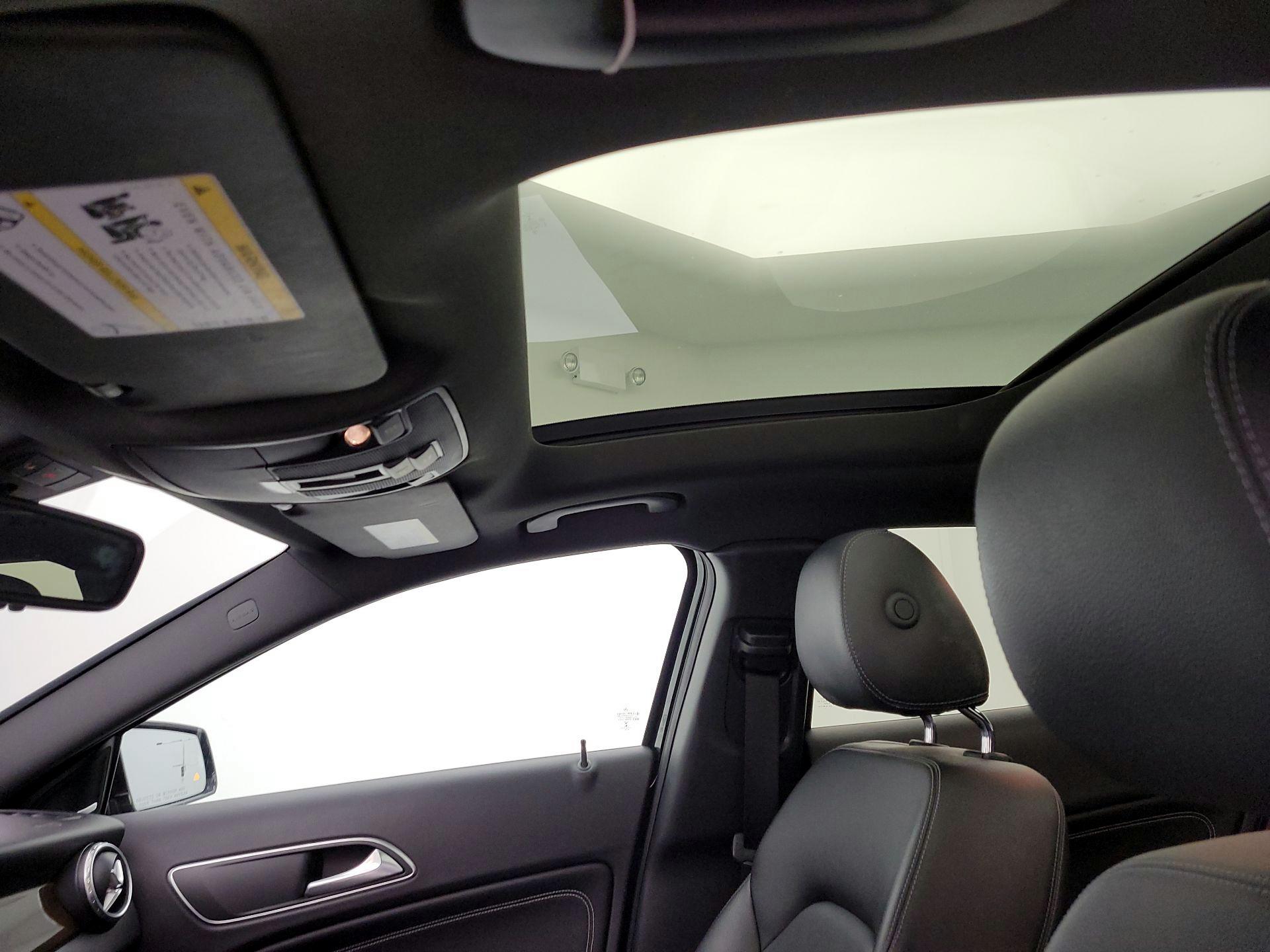 Thumbnail: 2016 Mercedes-Benz GLA - 20