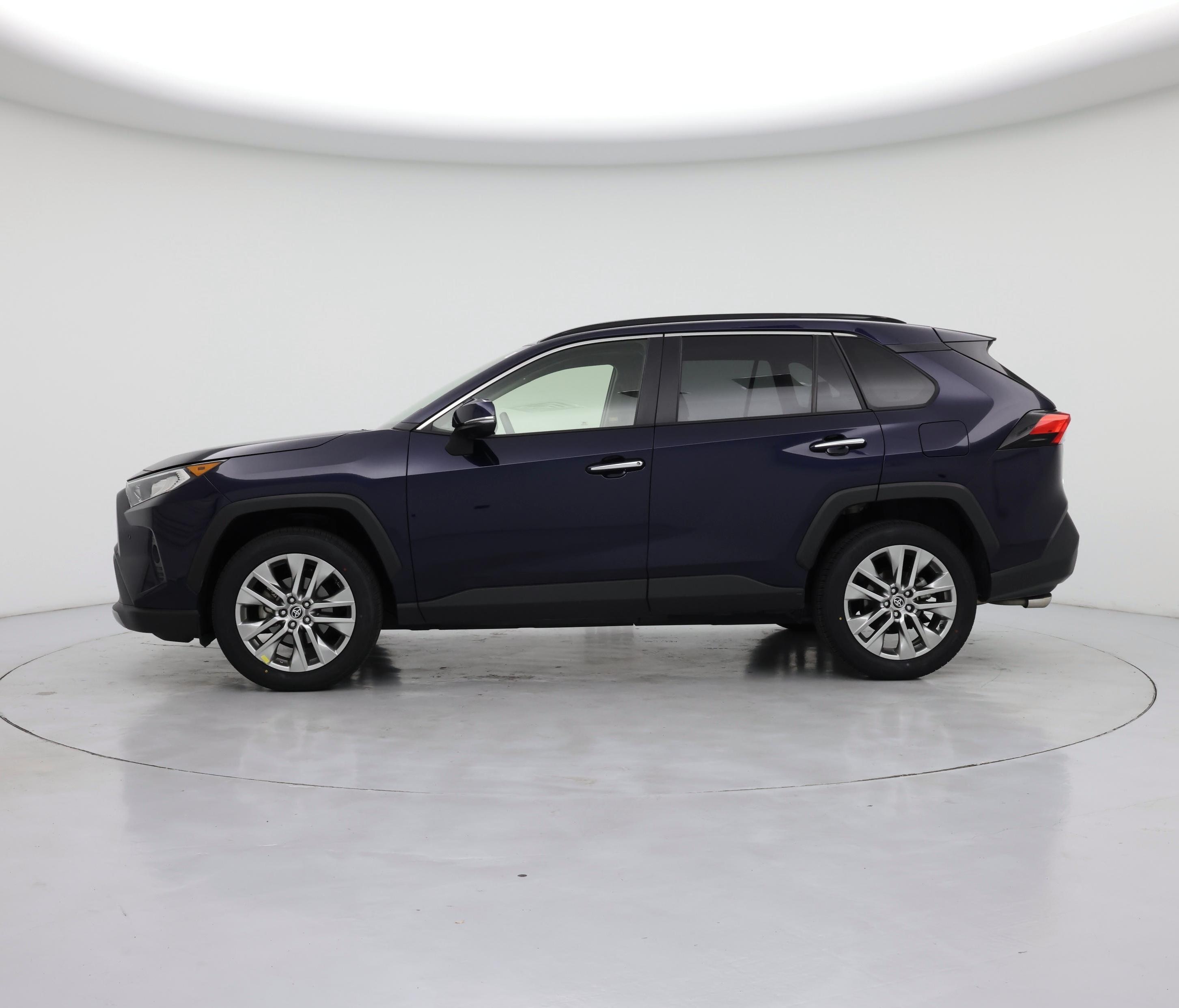 Thumbnail: 2020 Toyota RAV4 - 3