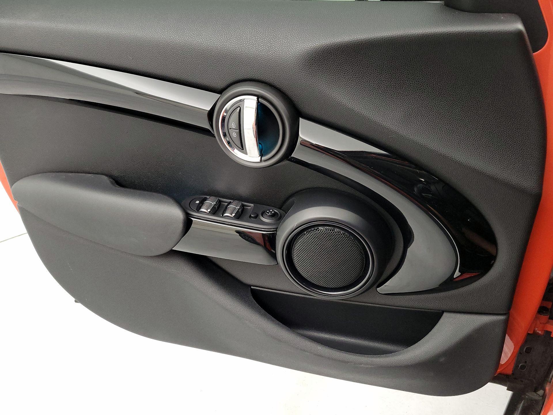 Thumbnail: 2020 MINI Cooper Hardtop - 12