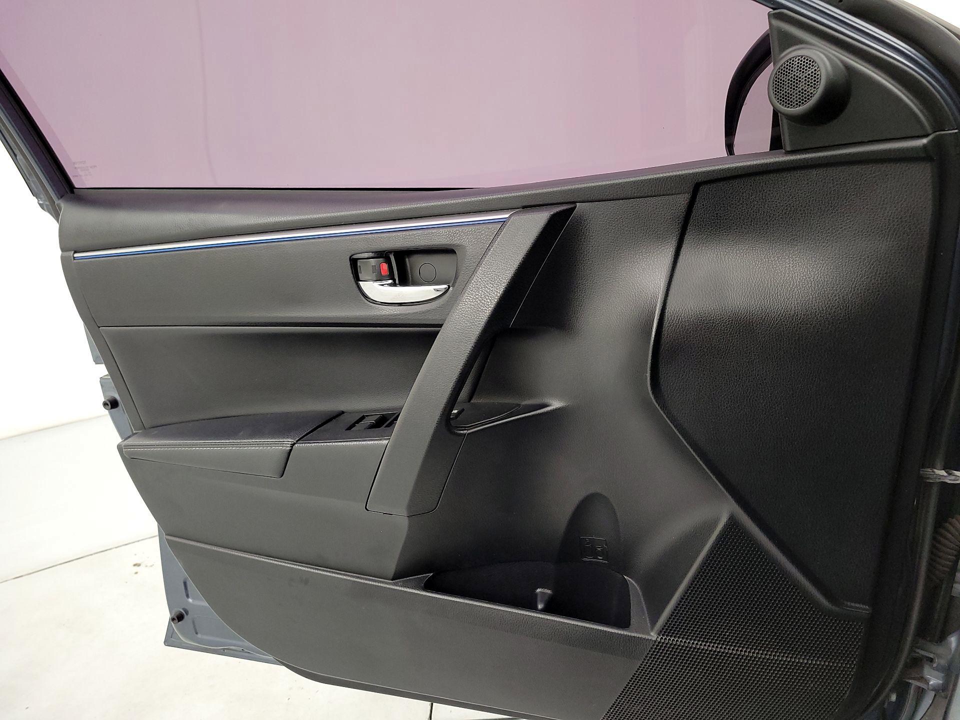 Thumbnail: 2015 Toyota Corolla - 12