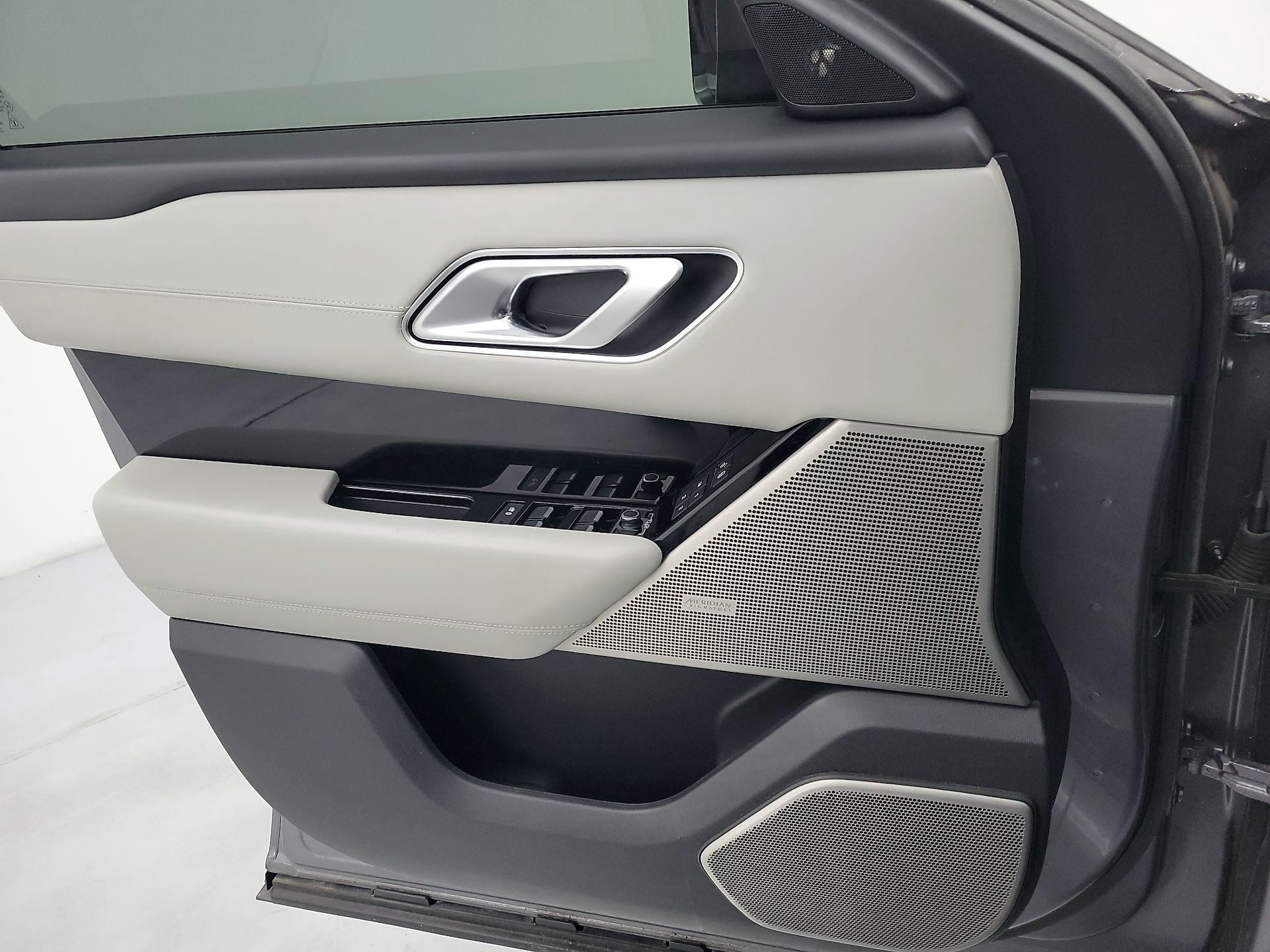 Thumbnail: 2020 Land Rover Range Rover Velar - 12