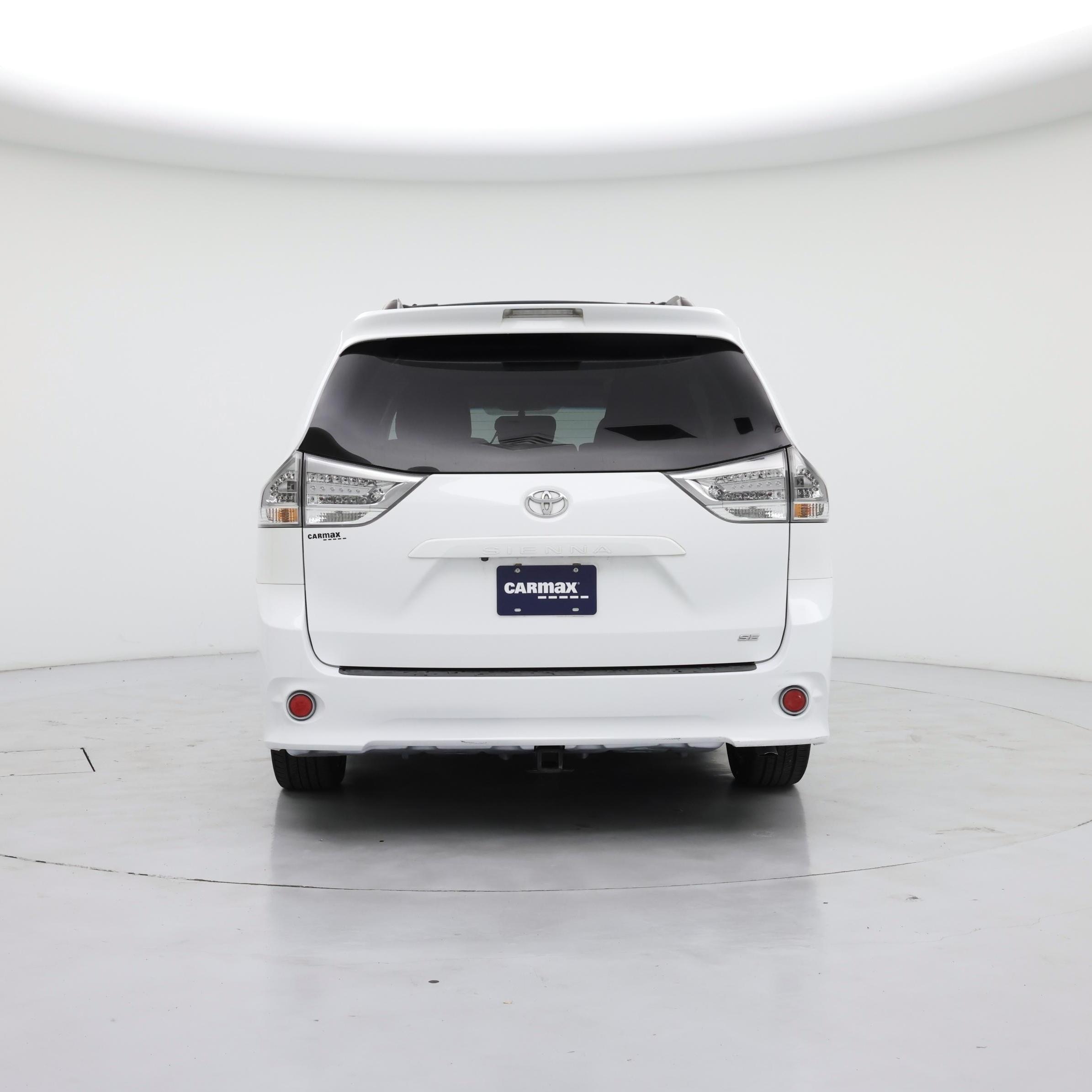 Thumbnail: 2017 Toyota Sienna - 8