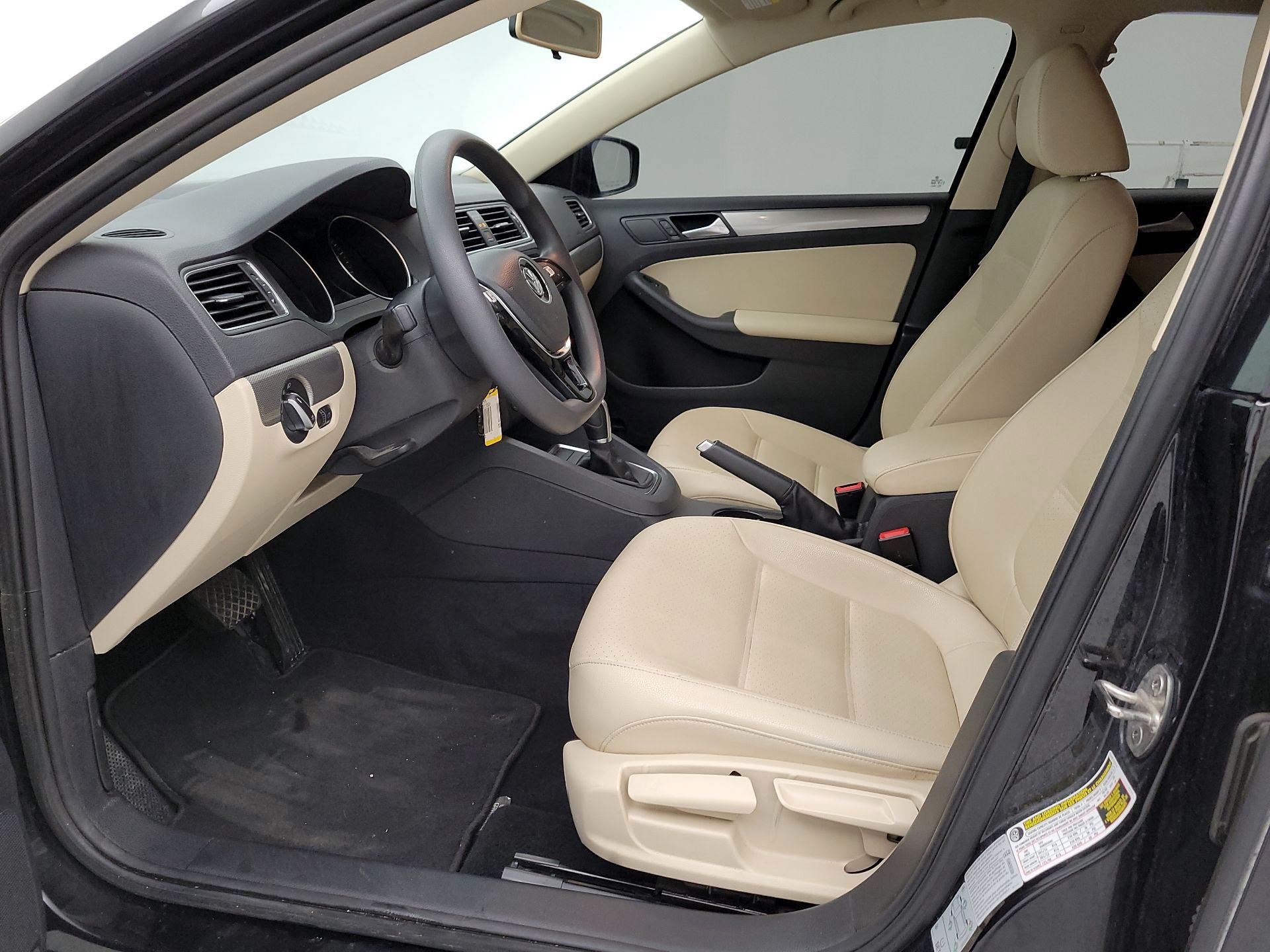 Thumbnail: 2018 Volkswagen Jetta - 11